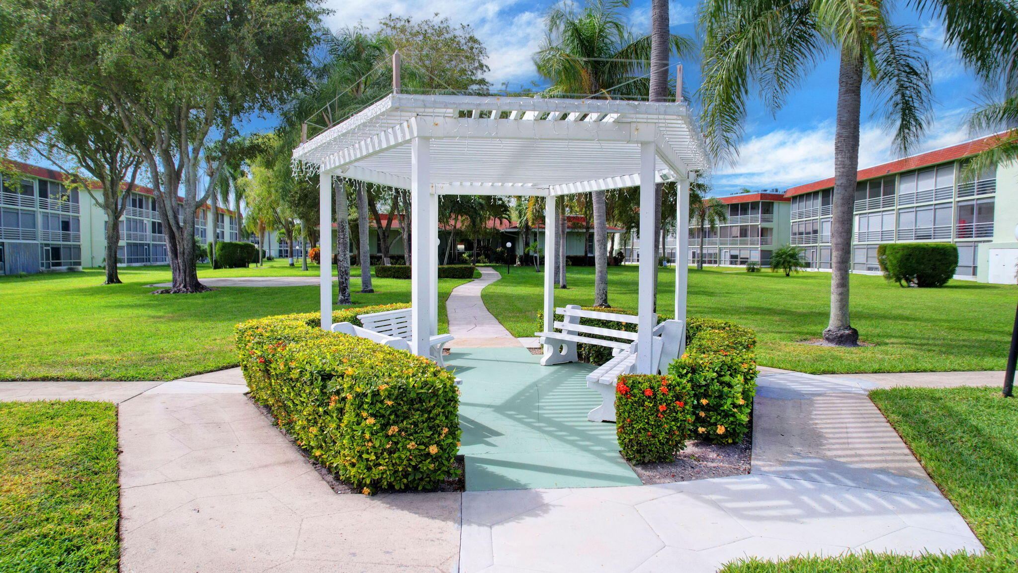 REGAL PALMS MAYFAIR CONDO - Residential
