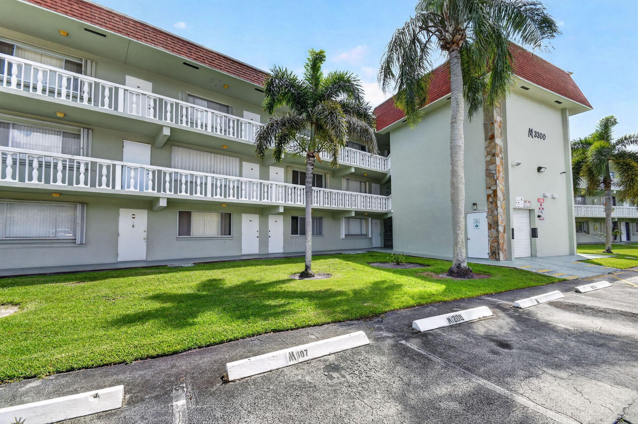 REGAL PALMS MAYFAIR CONDO - Residential