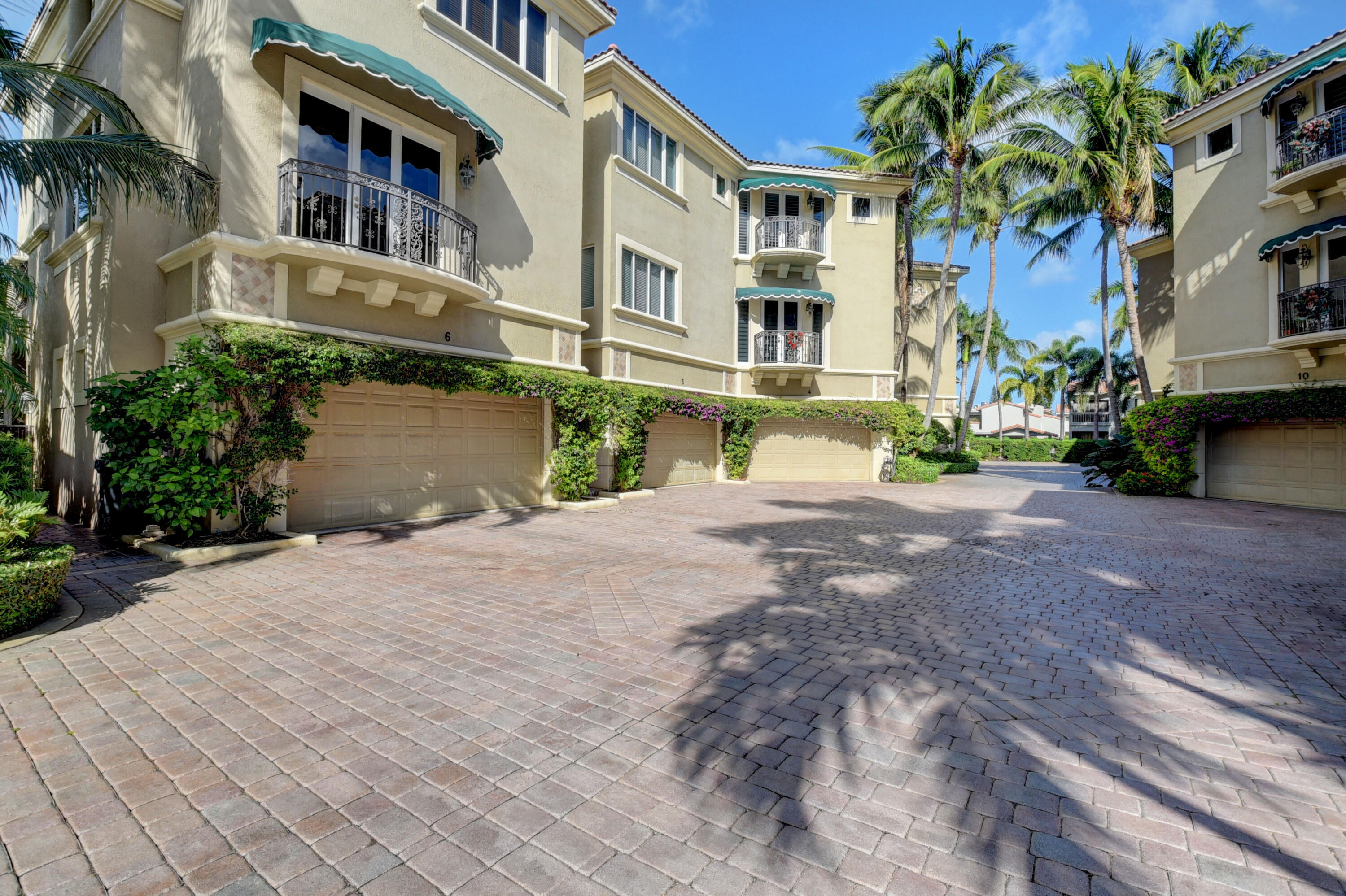 SATURNIA - Residential Lease