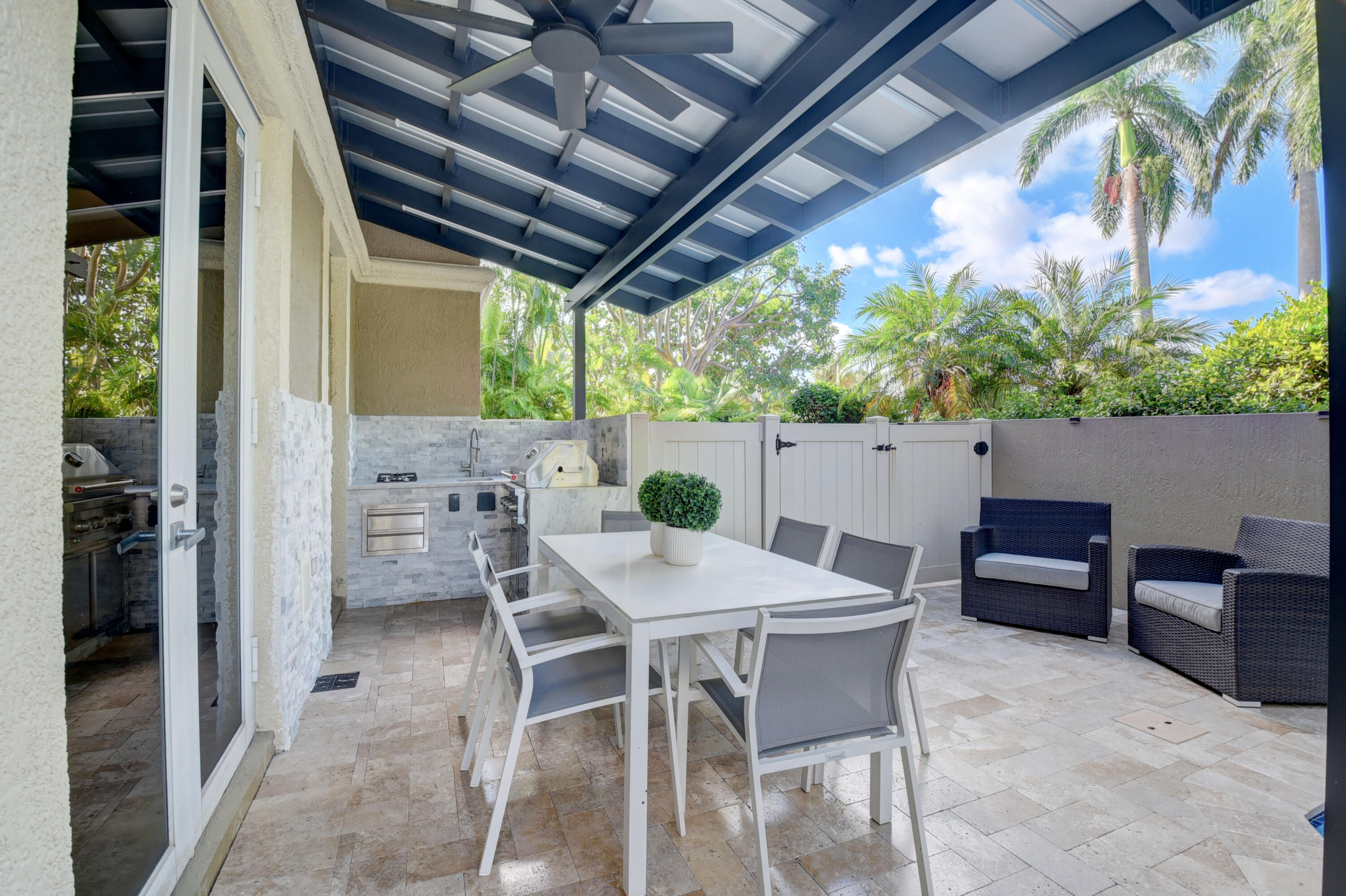 SATURNIA - Residential Lease