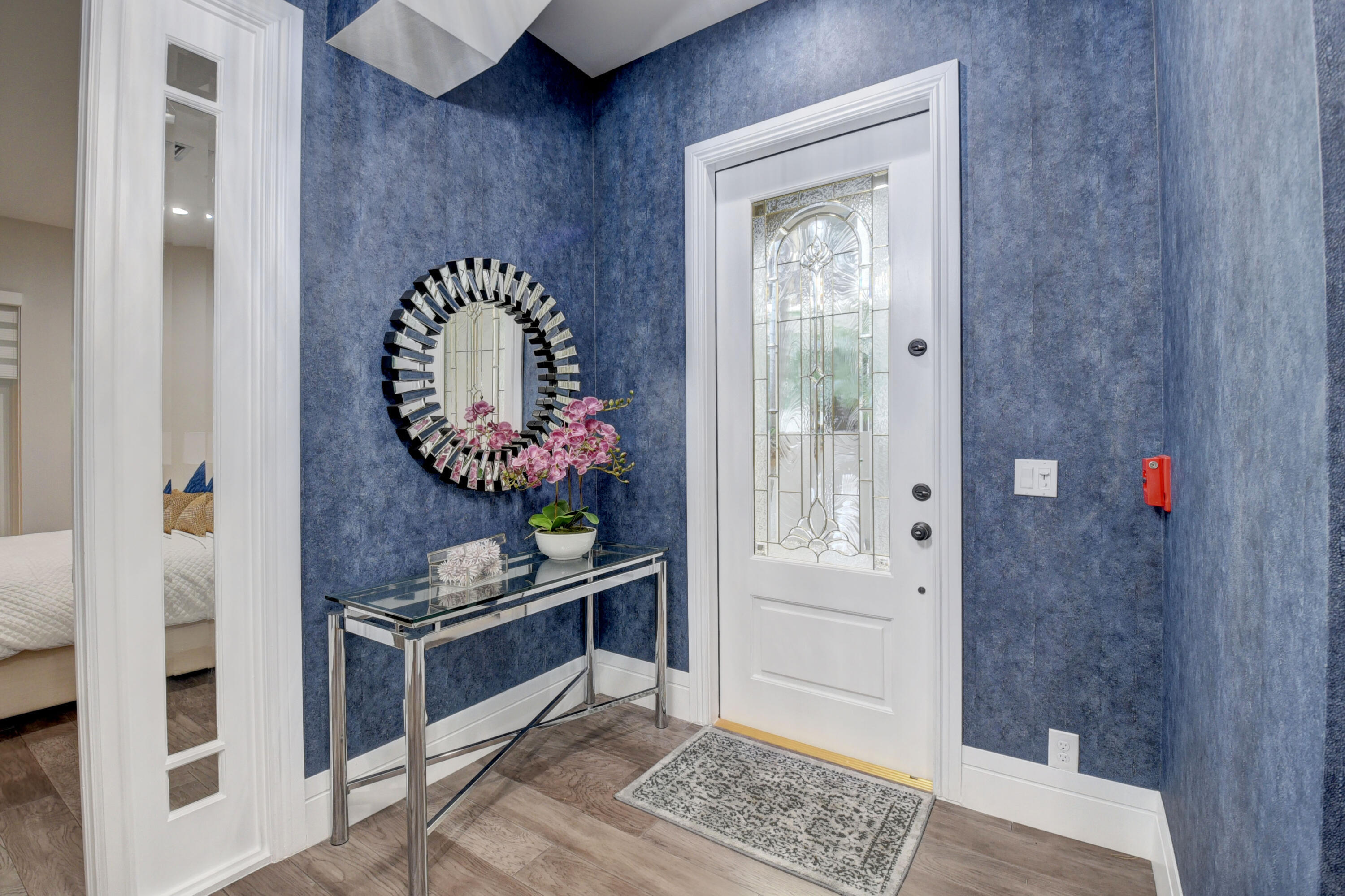 SATURNIA - Residential Lease