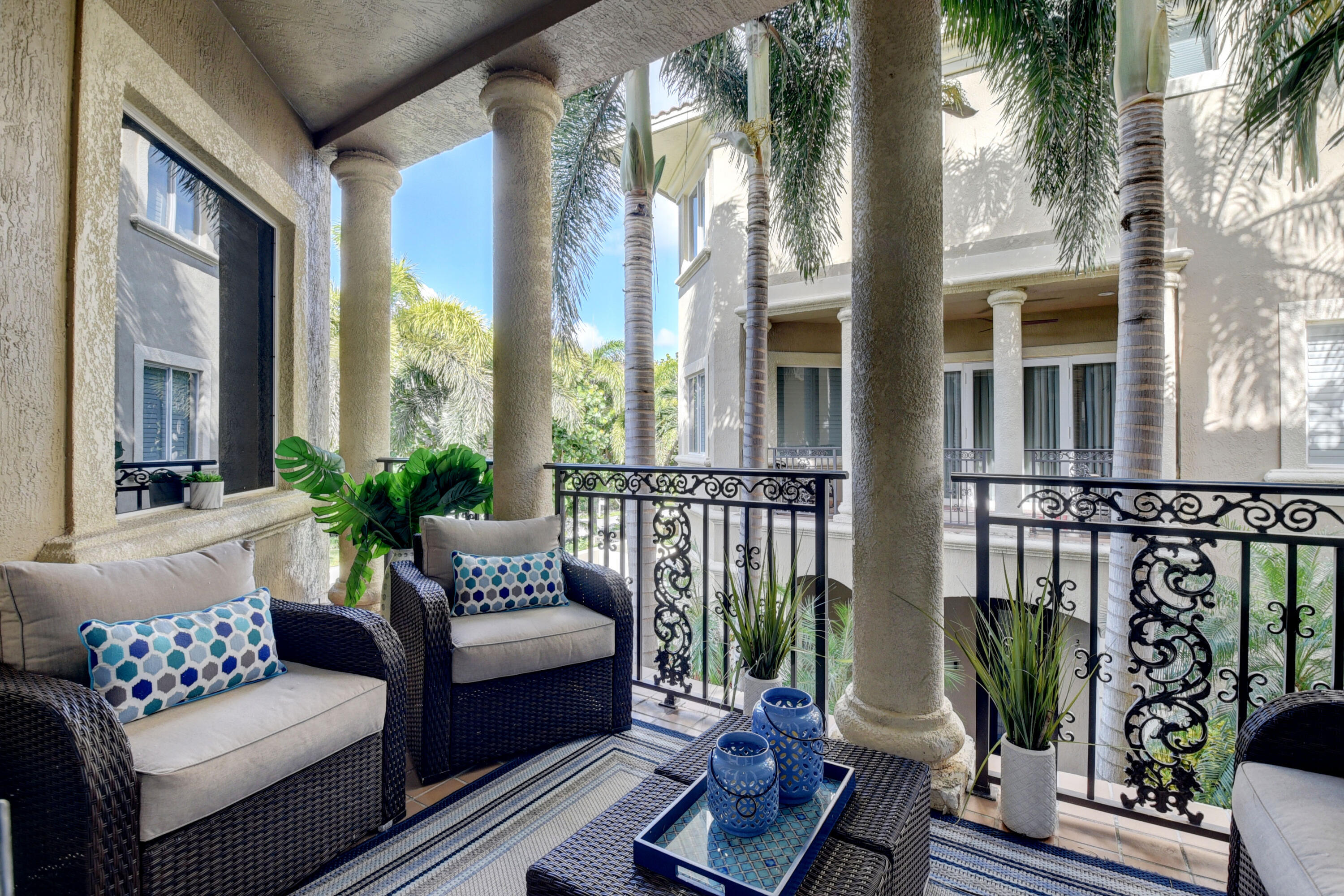 SATURNIA - Residential Lease
