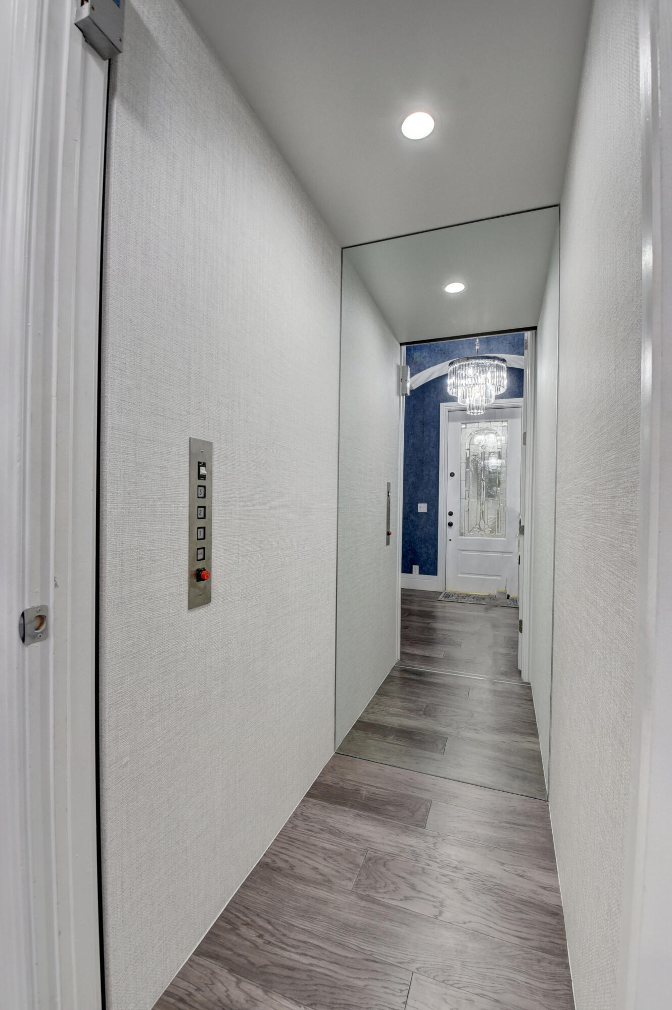 SATURNIA - Residential Lease