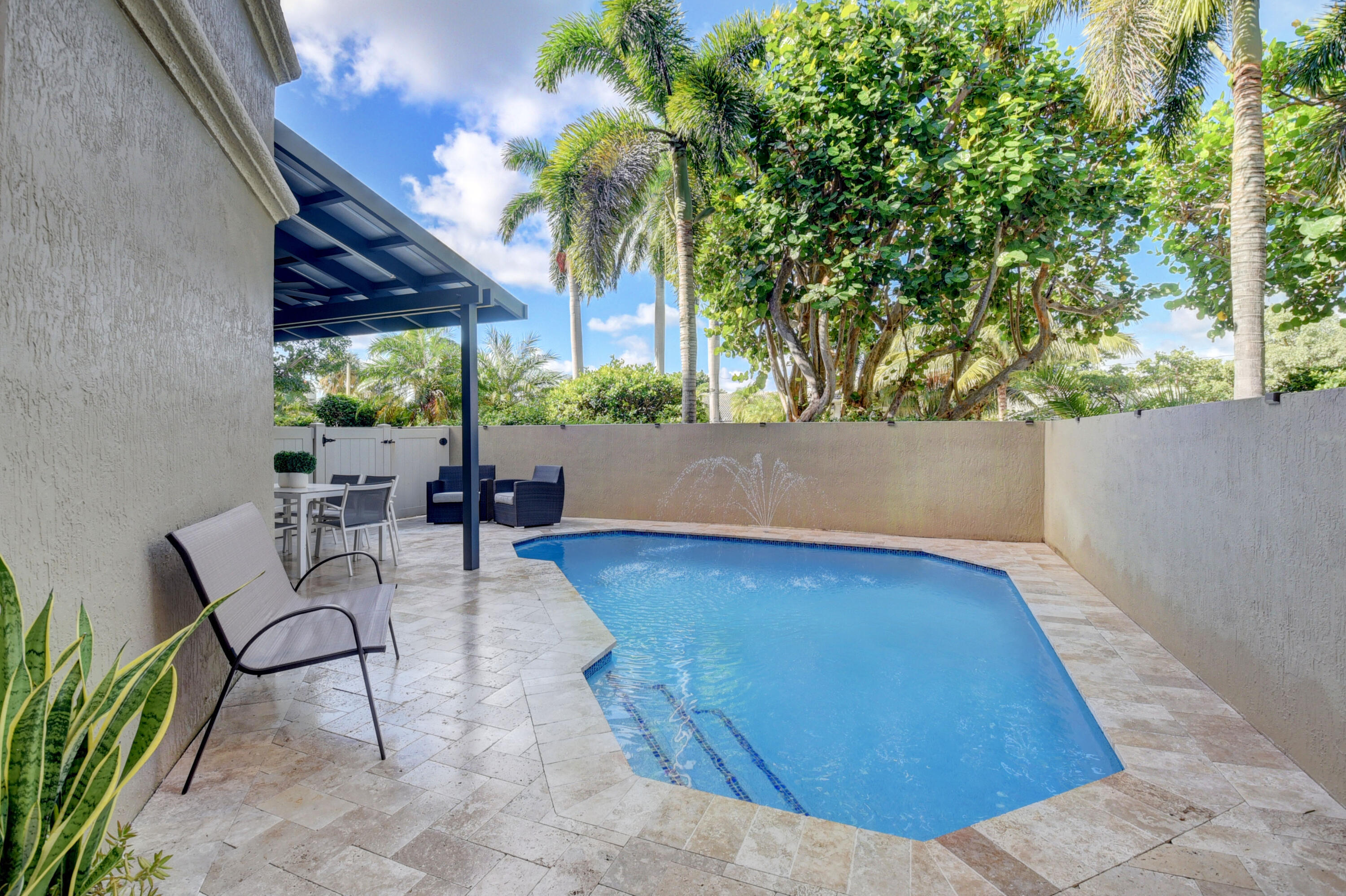 SATURNIA - Residential Lease