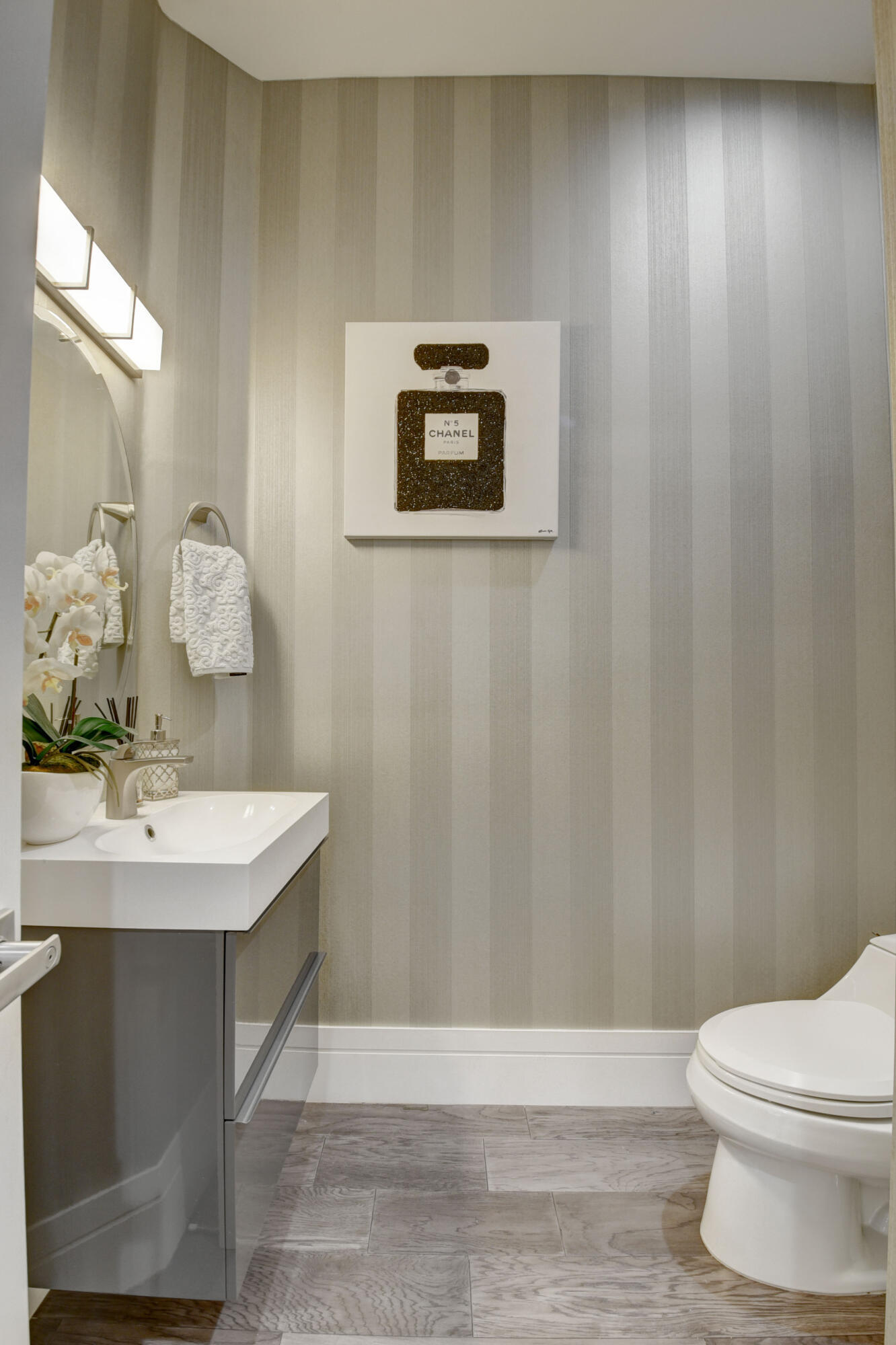 SATURNIA - Residential Lease