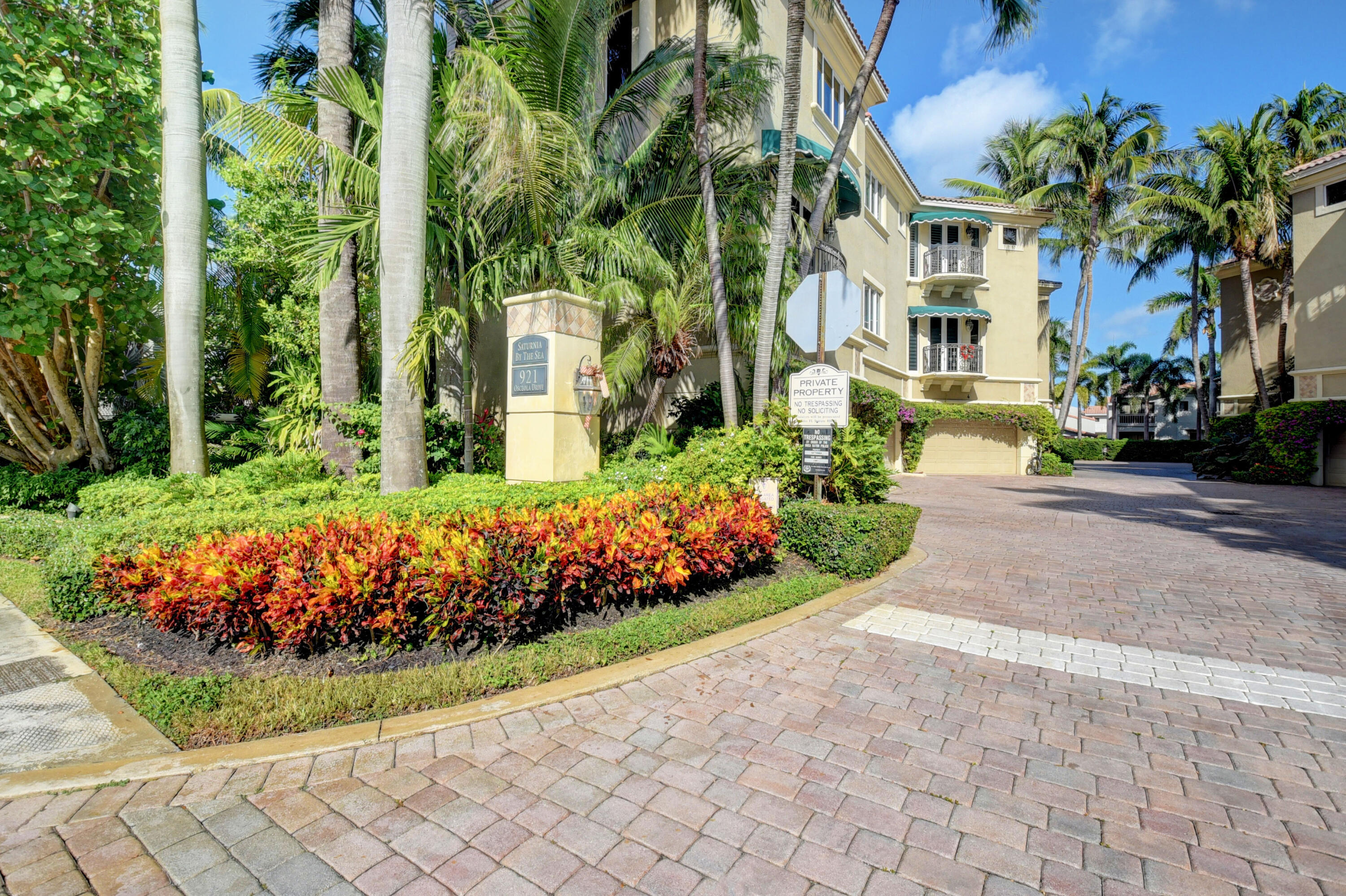 SATURNIA - Residential Lease