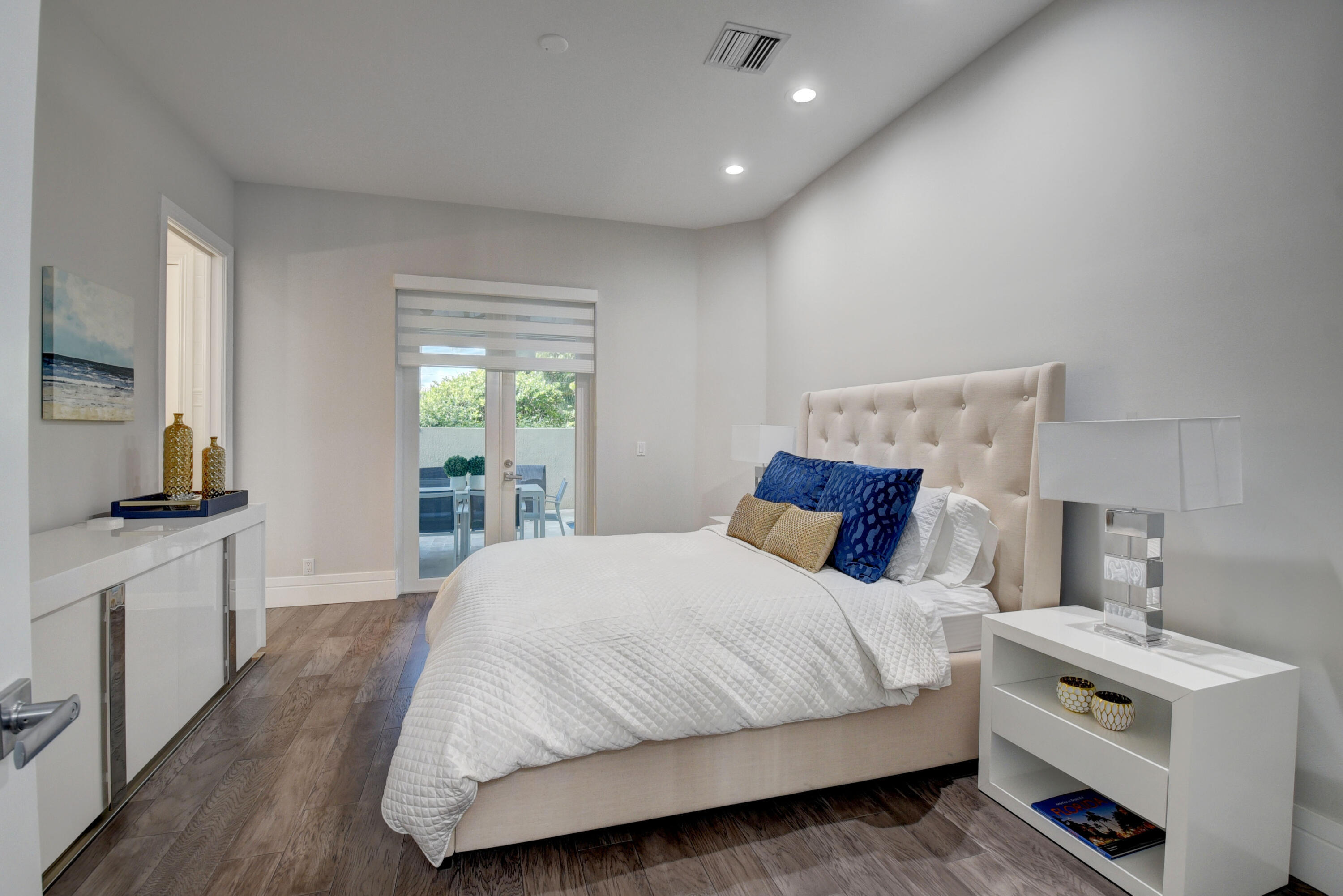 SATURNIA - Residential Lease