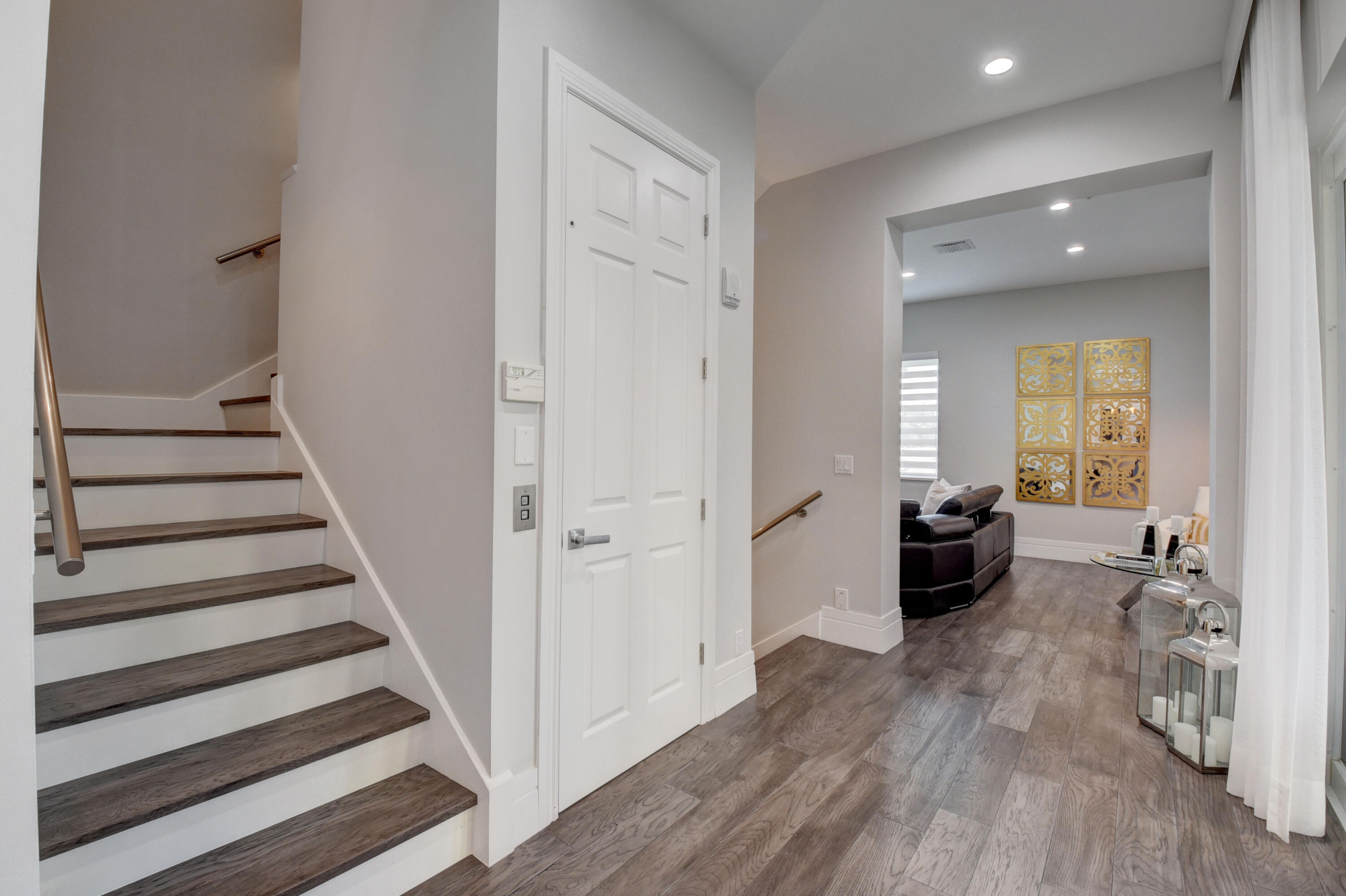 SATURNIA - Residential Lease