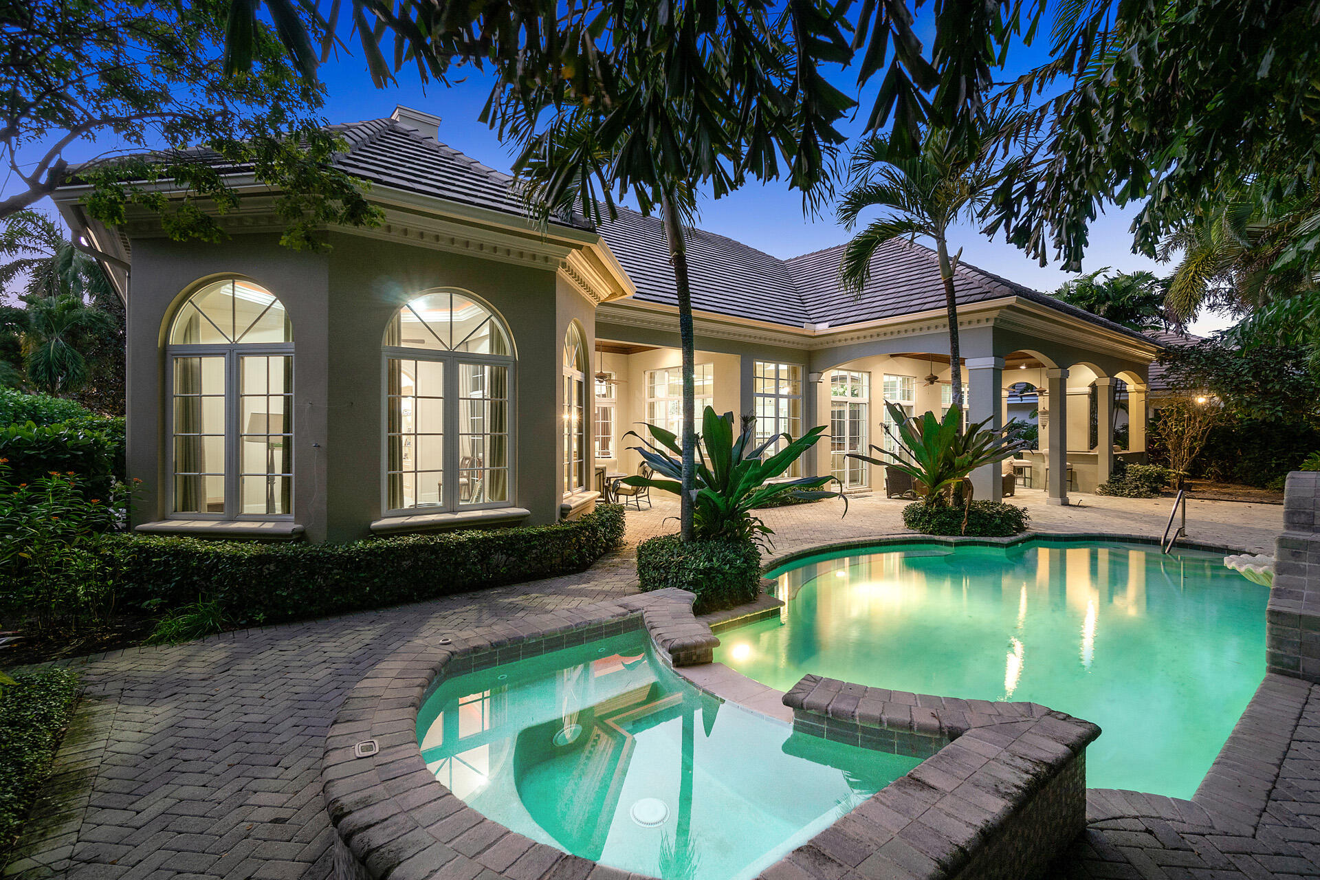 ROYAL PALM YACHT & COUNTRY CLUB - Residential