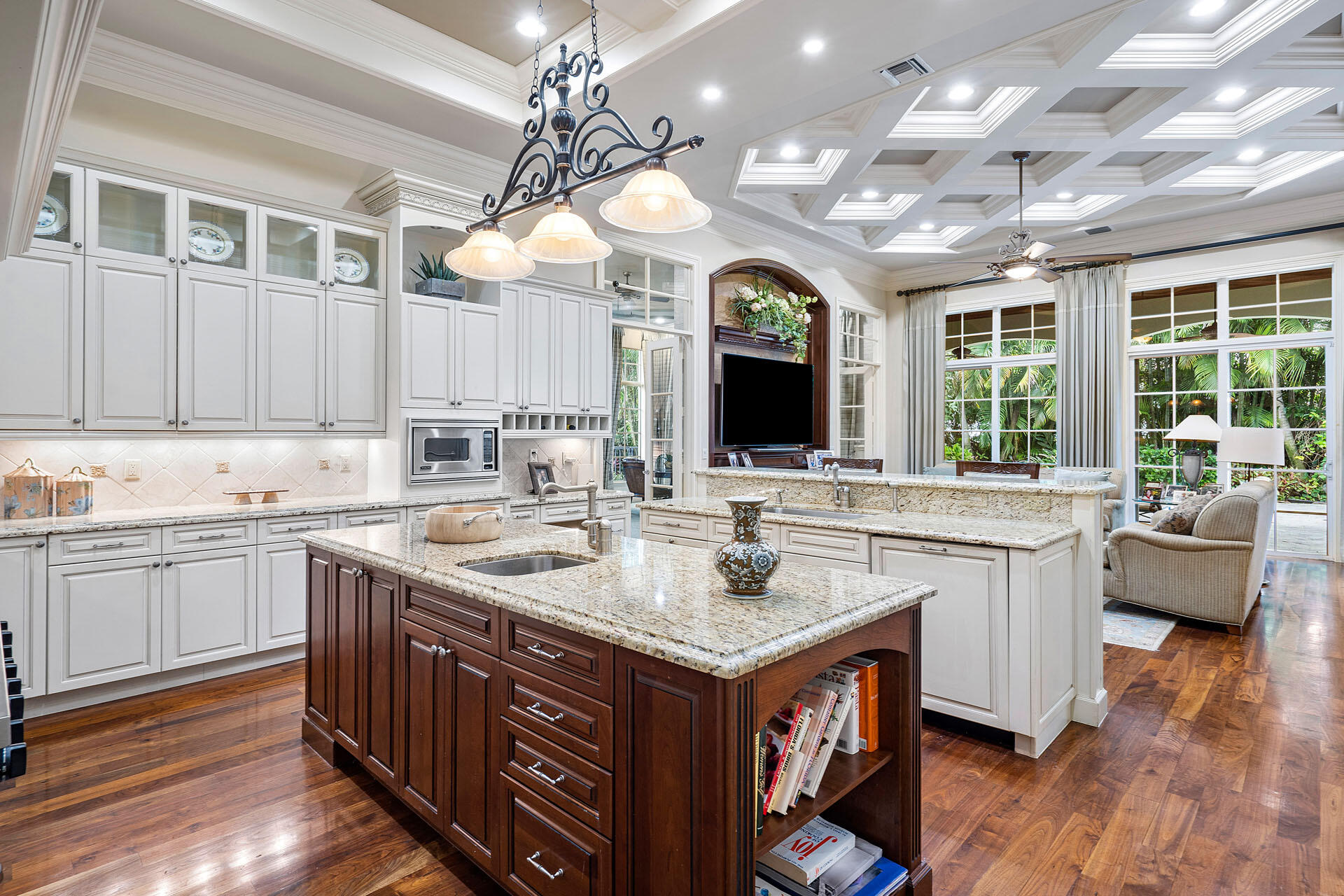 ROYAL PALM YACHT & COUNTRY CLUB - Residential