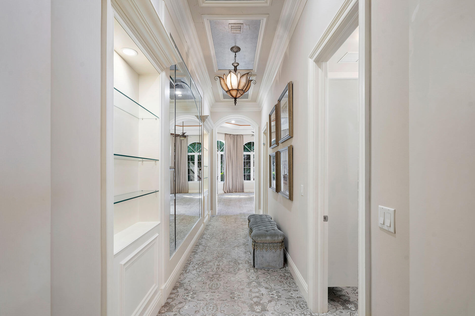 ROYAL PALM YACHT & COUNTRY CLUB - Residential