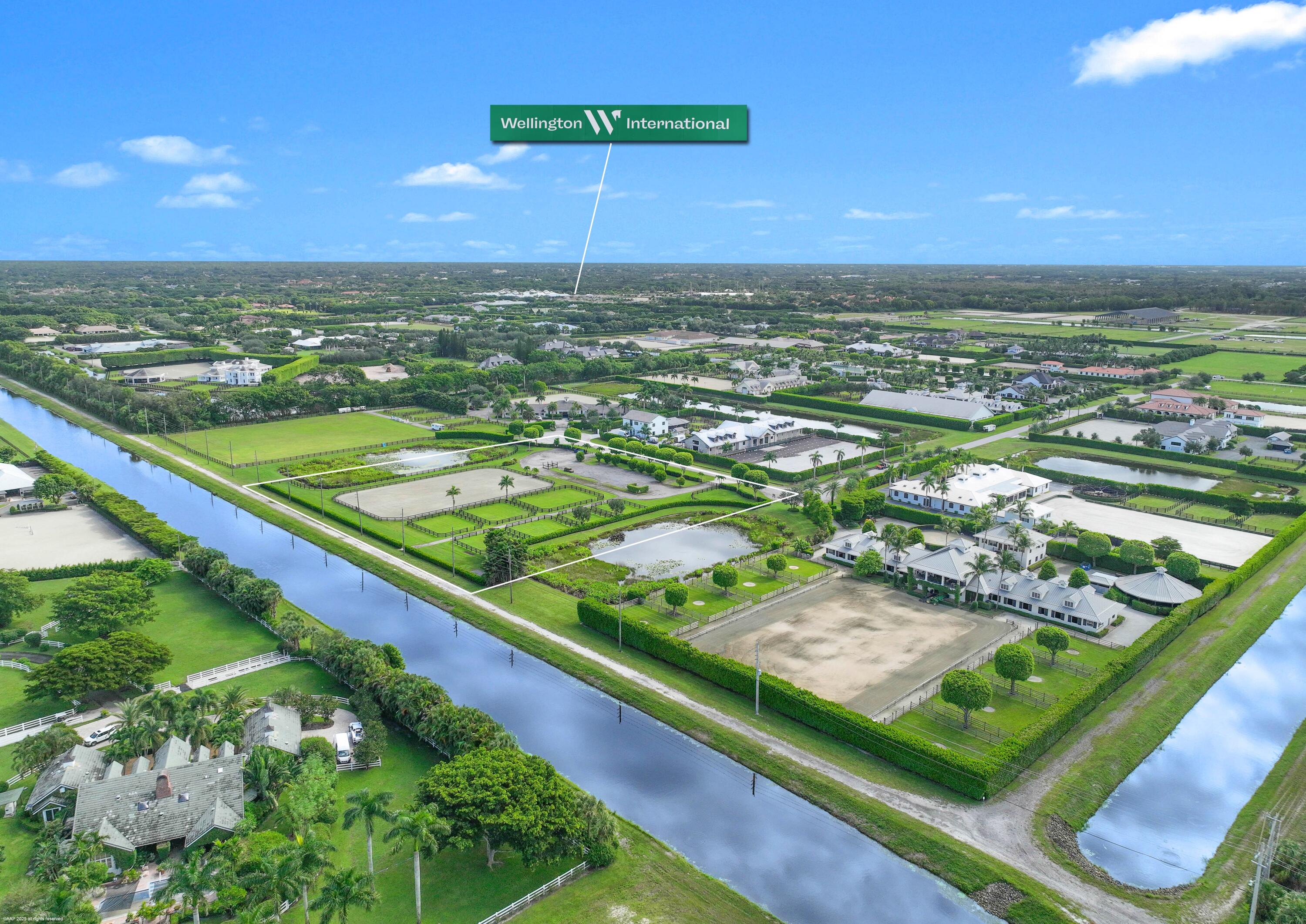 GRAND PRIX VILLAGE SOUTH - Land