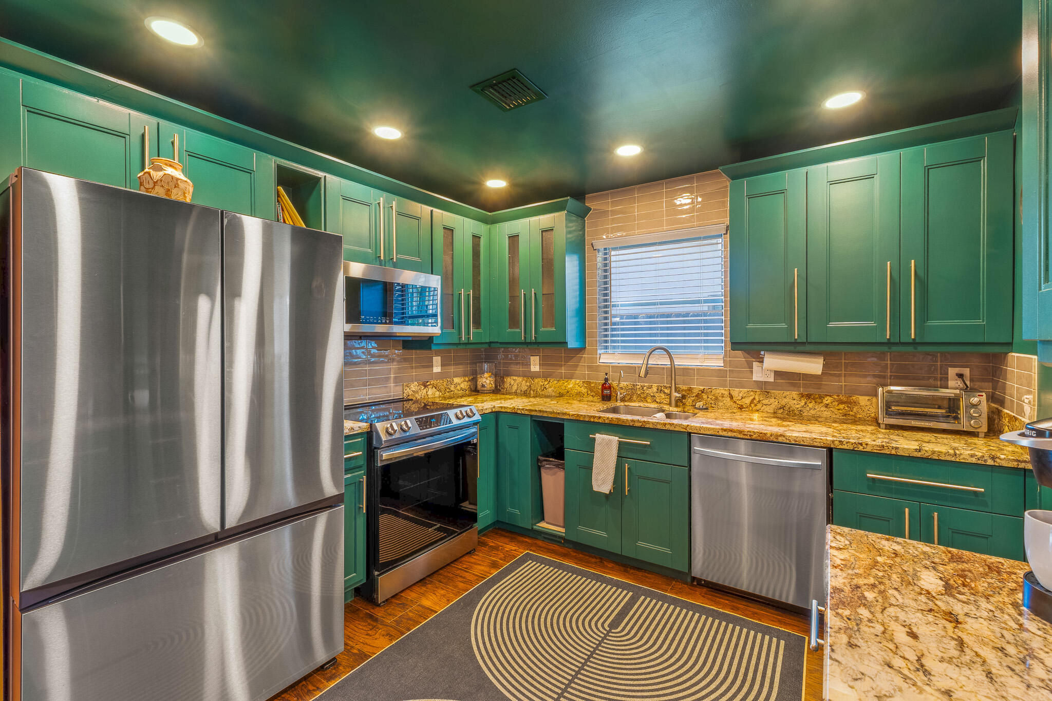 HIGHLAND ESTATES - Residential Lease