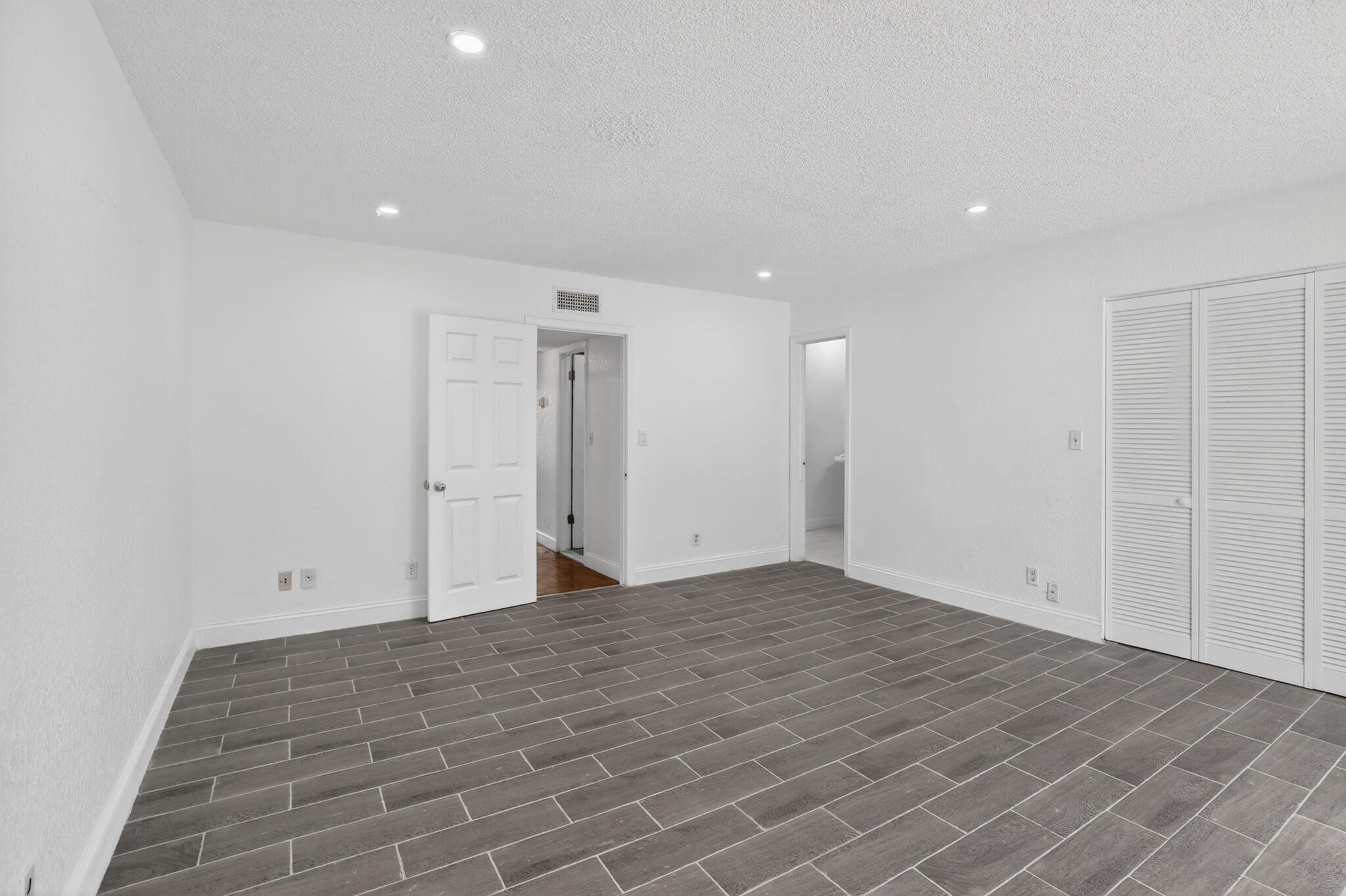 CHATEAULAINE - Residential