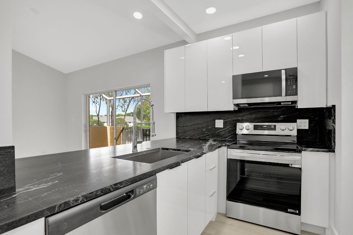 Waters Edge At Deerfield - Residential Lease