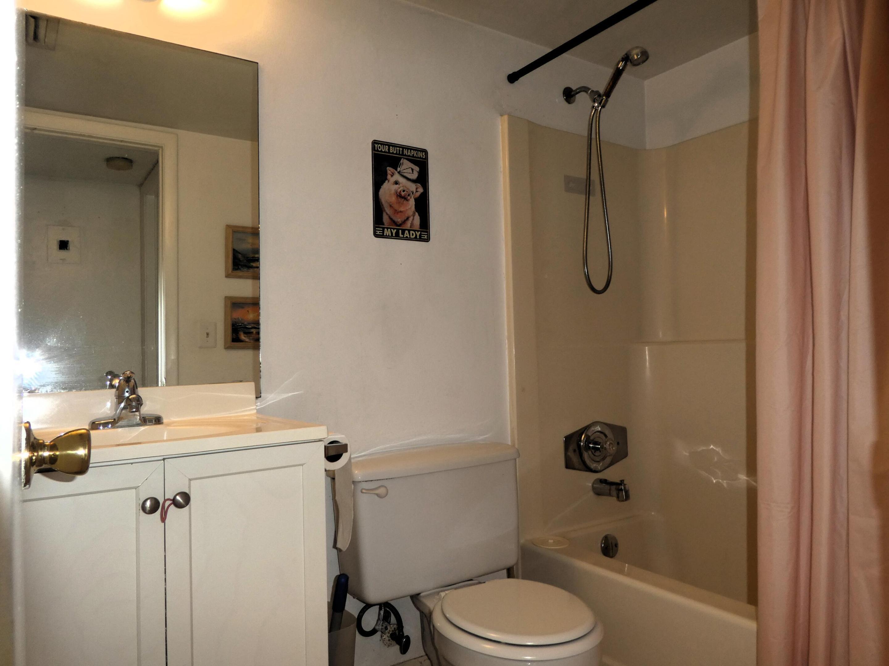LUCERNE LAKES GOLF COLONY - Residential Lease