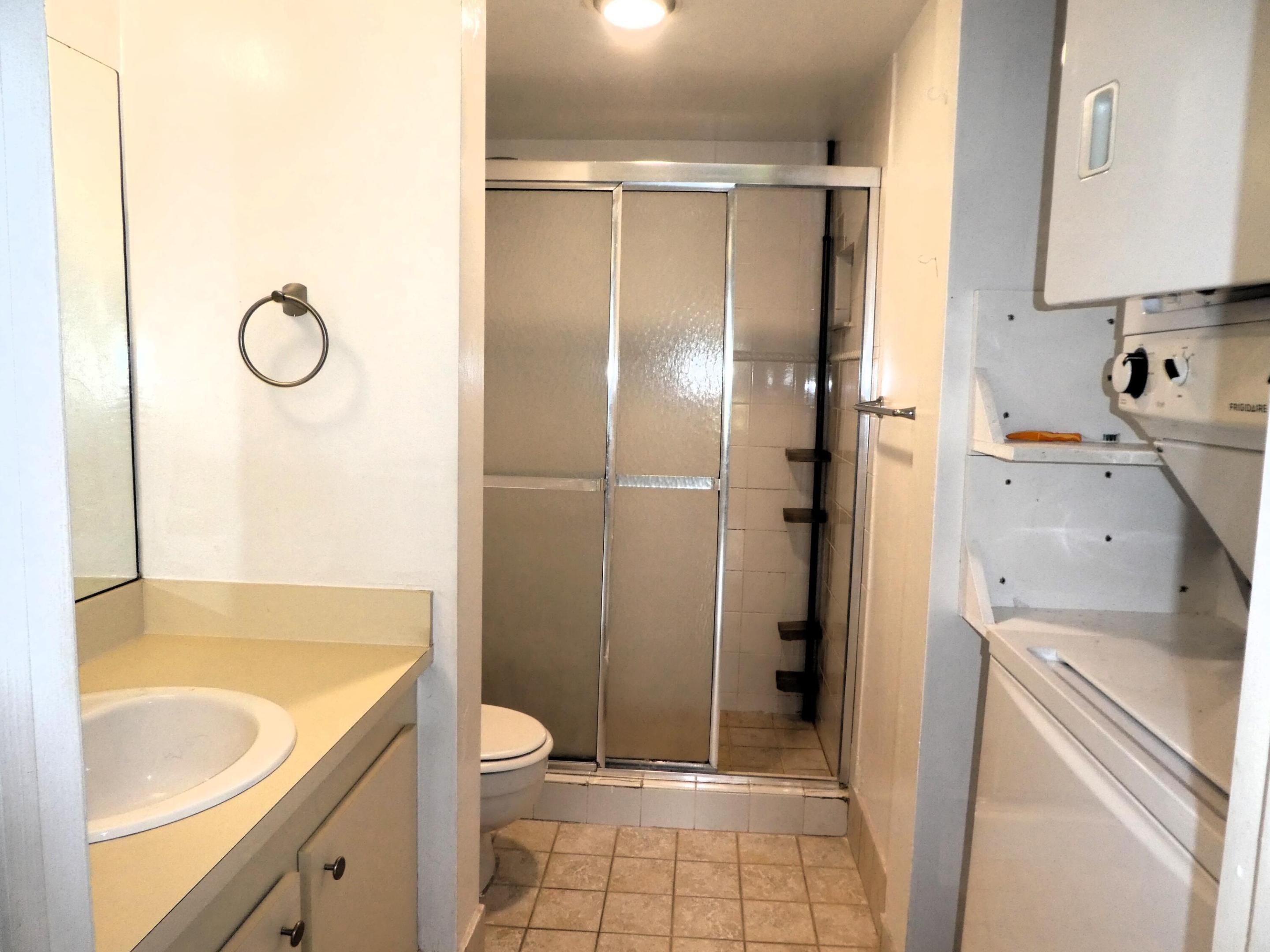 LUCERNE LAKES GOLF COLONY - Residential Lease
