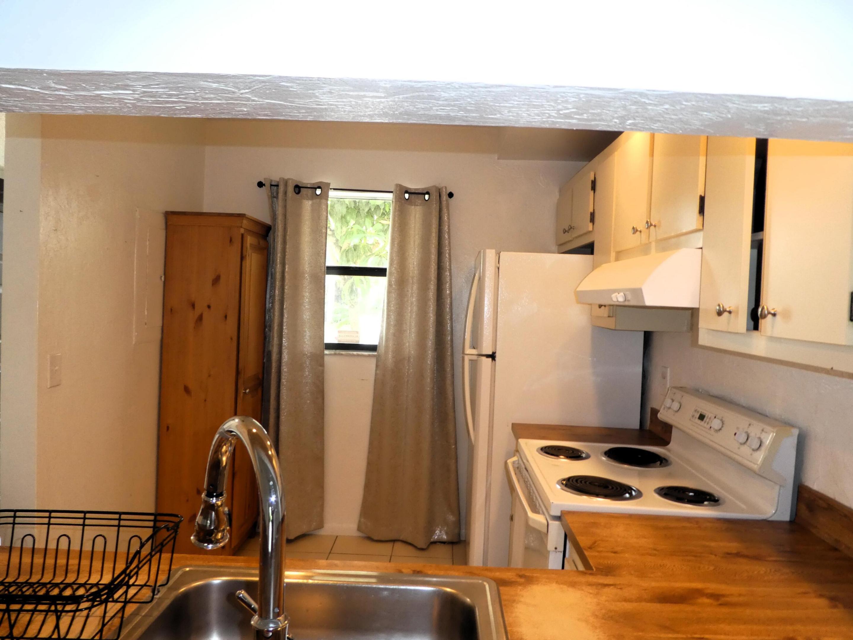 LUCERNE LAKES GOLF COLONY - Residential Lease