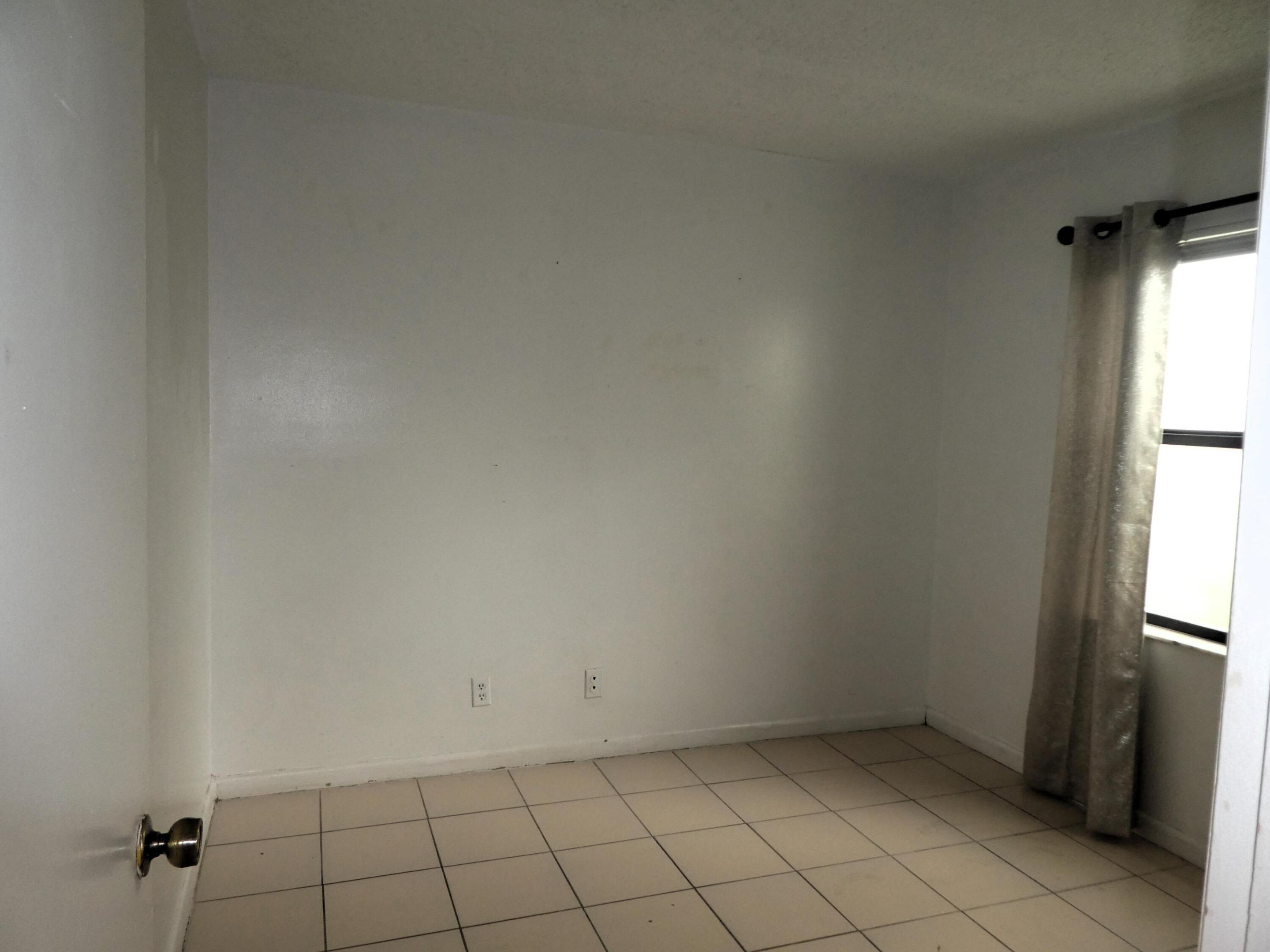 LUCERNE LAKES GOLF COLONY - Residential Lease