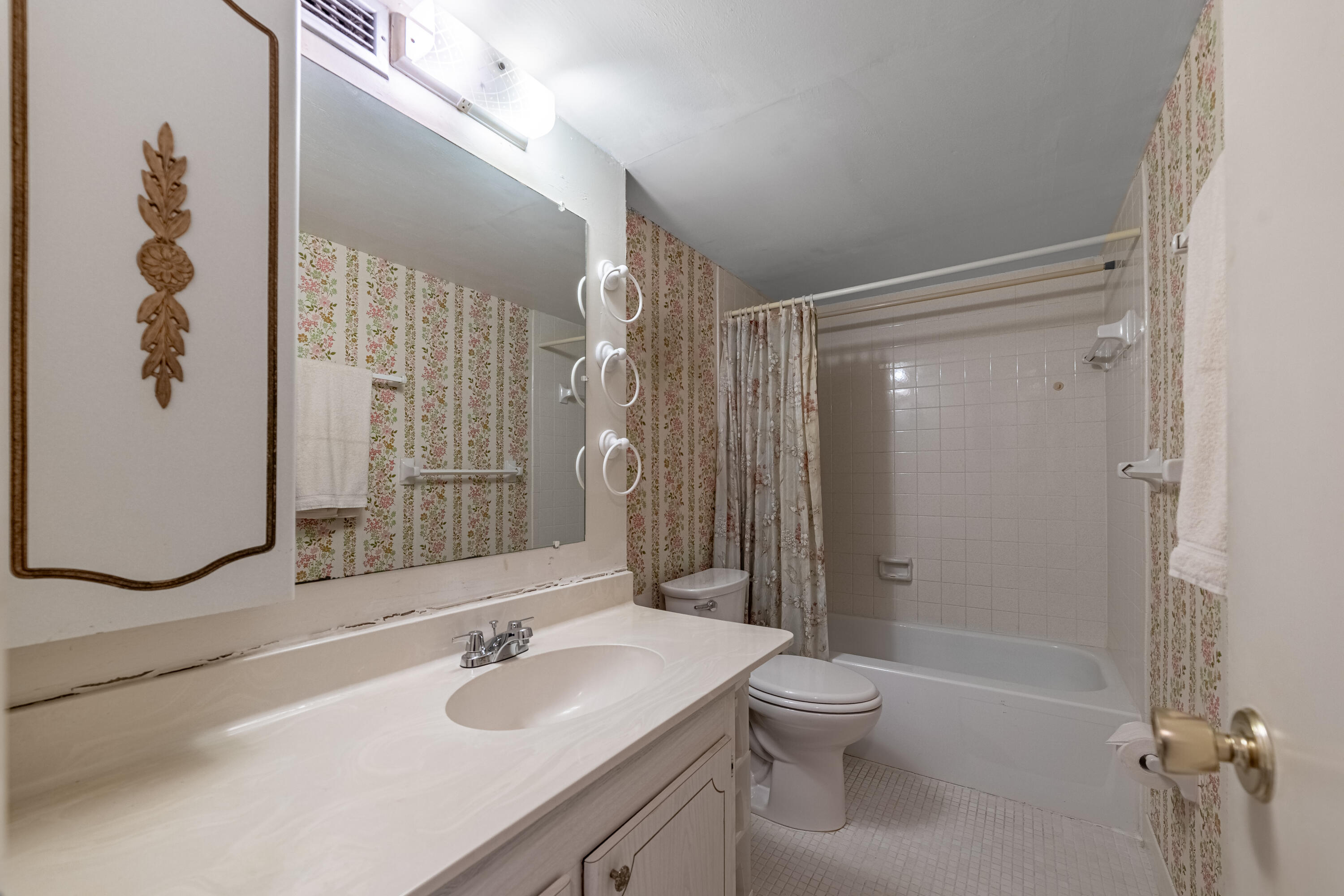 PATRICIAN OF PALM BEACH CONDO - Residential