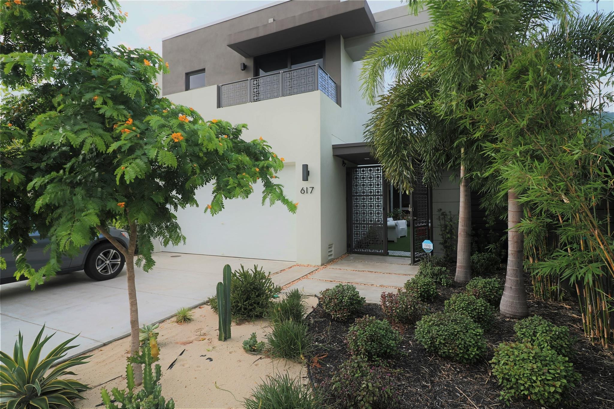 LAUDERDALE - Residential Lease