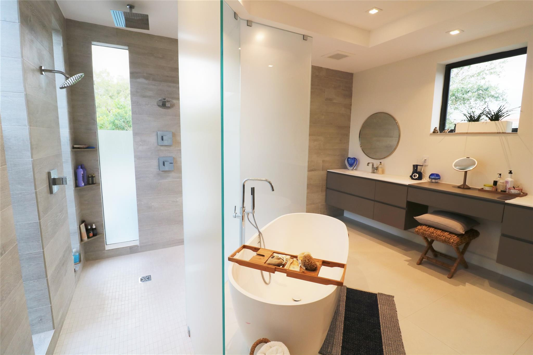 LAUDERDALE - Residential Lease