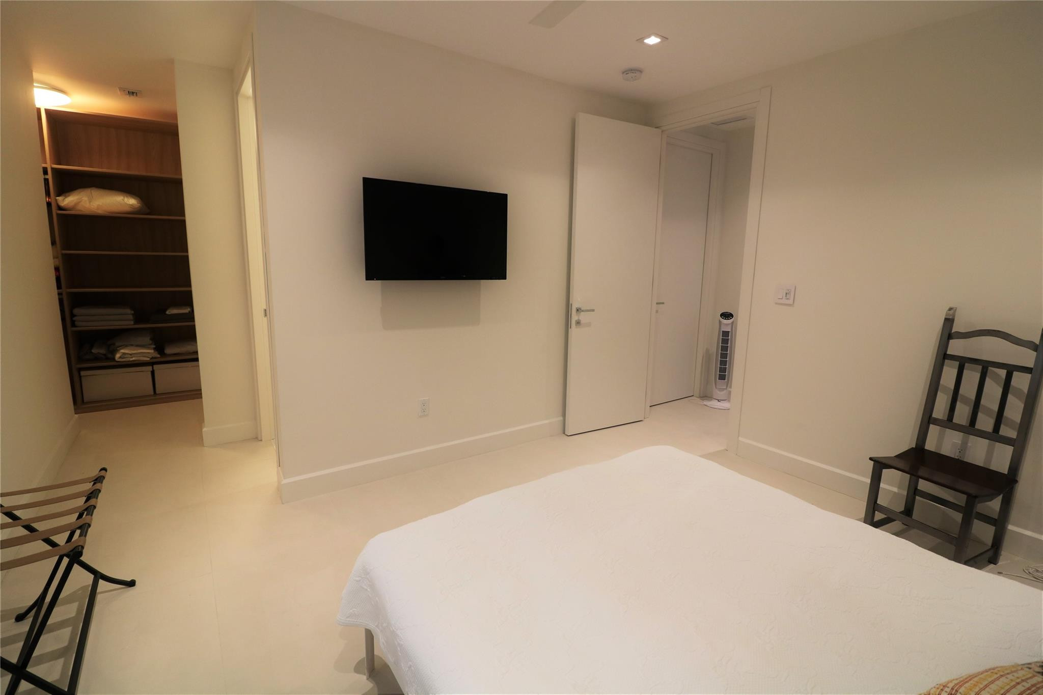 LAUDERDALE - Residential Lease