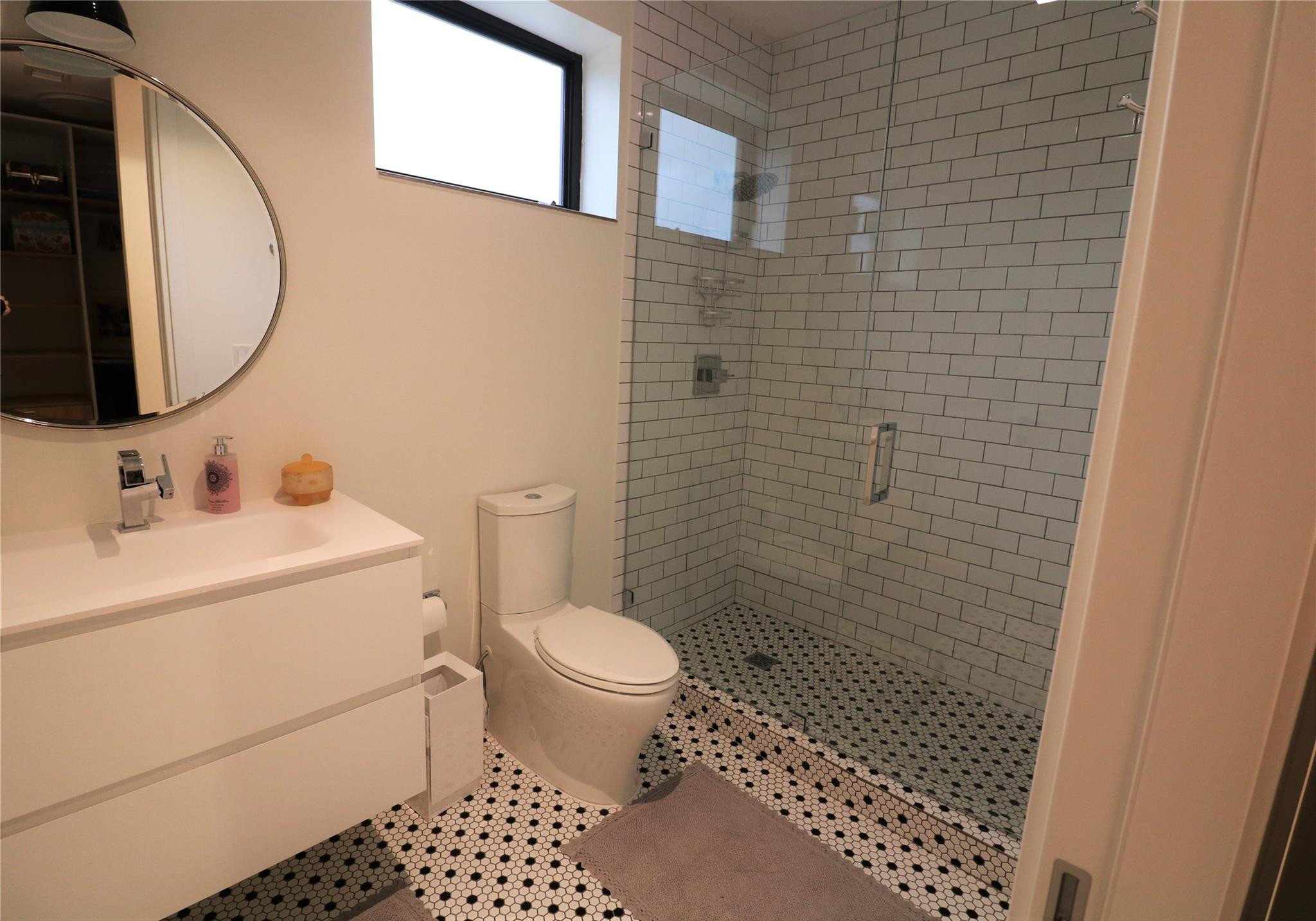 LAUDERDALE - Residential Lease