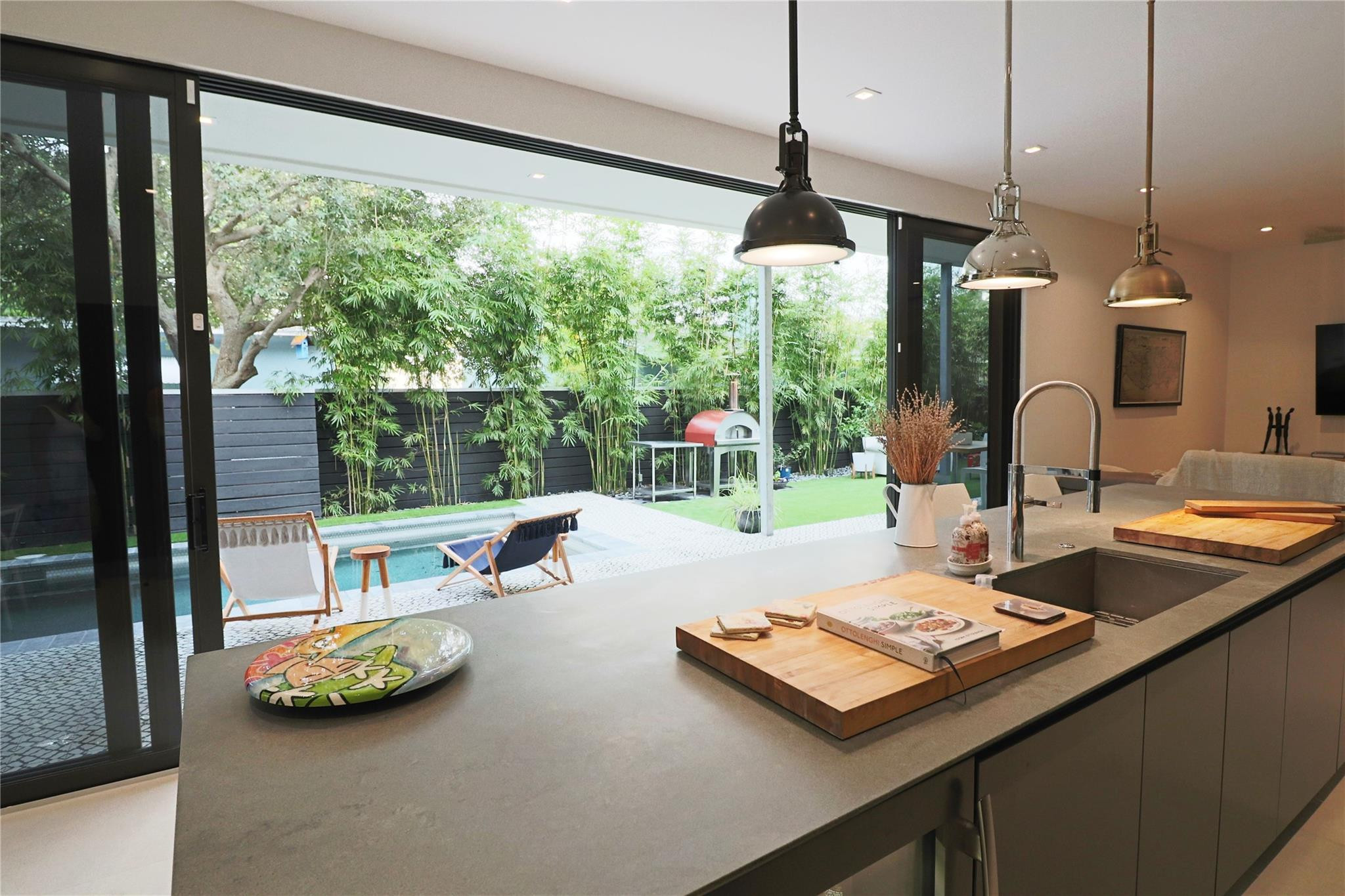 LAUDERDALE - Residential Lease