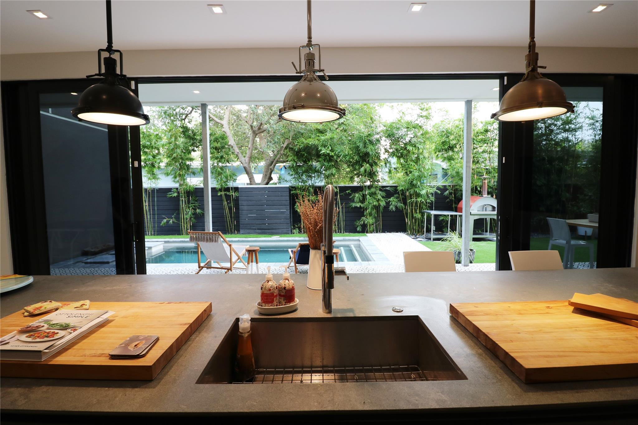 LAUDERDALE - Residential Lease
