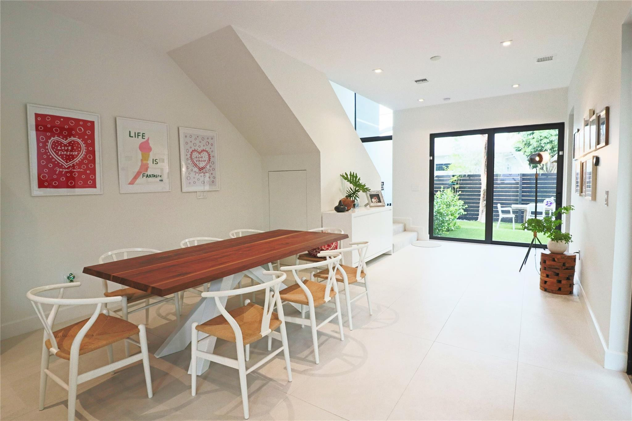 LAUDERDALE - Residential Lease
