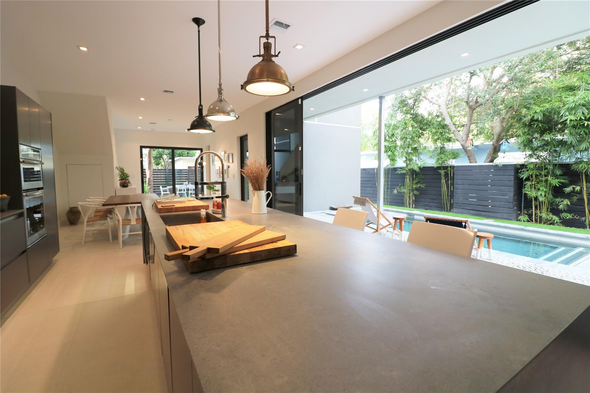 LAUDERDALE - Residential Lease