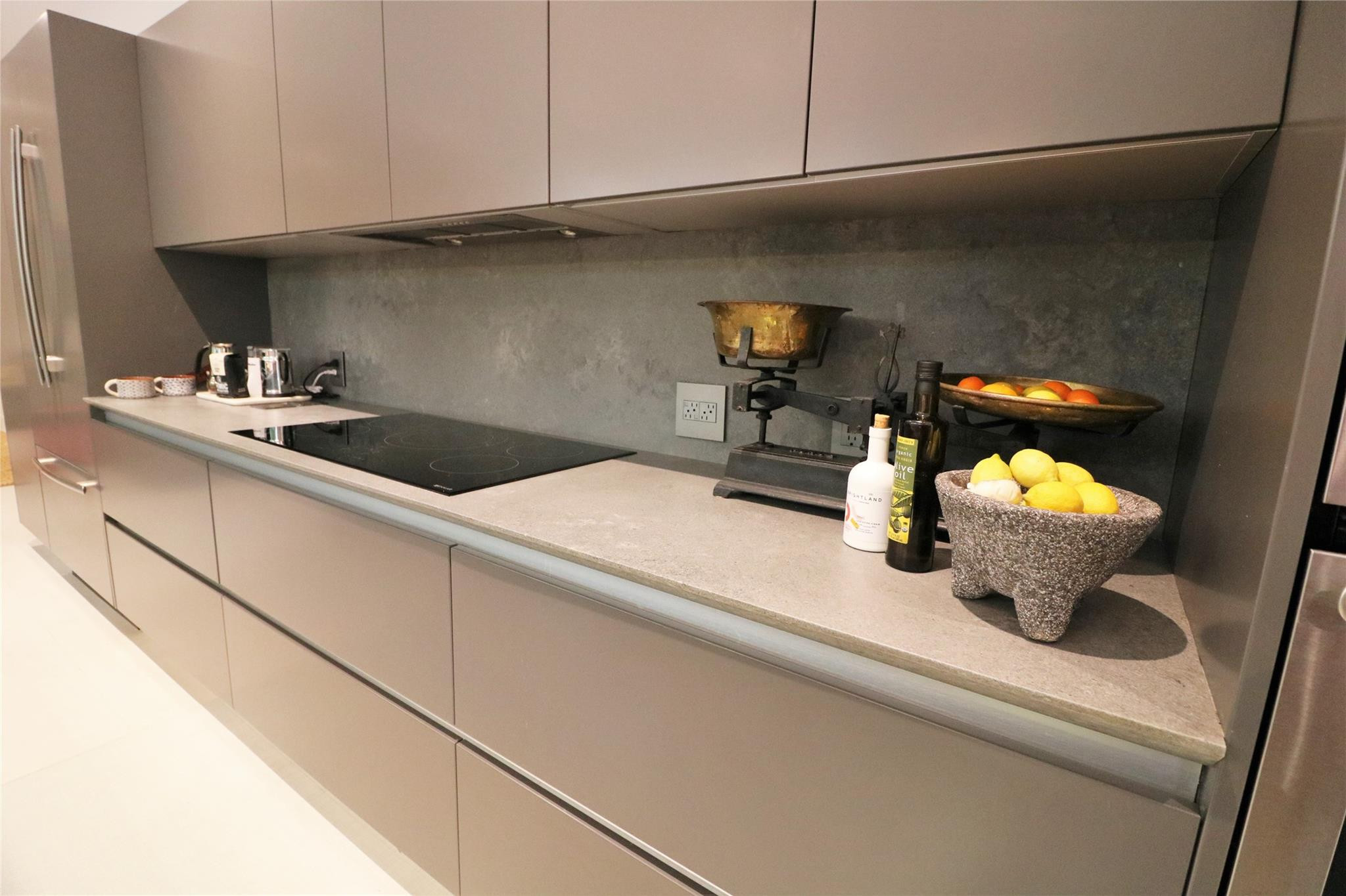 LAUDERDALE - Residential Lease