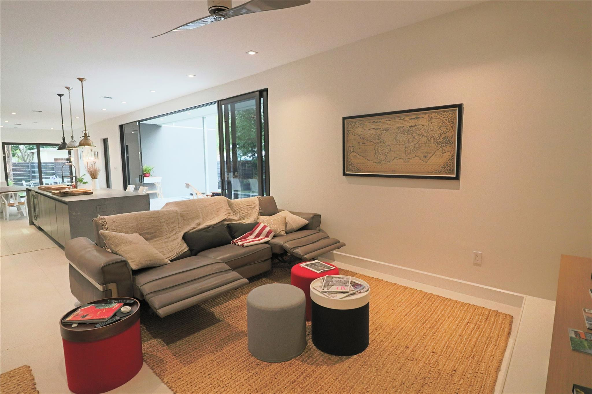 LAUDERDALE - Residential Lease