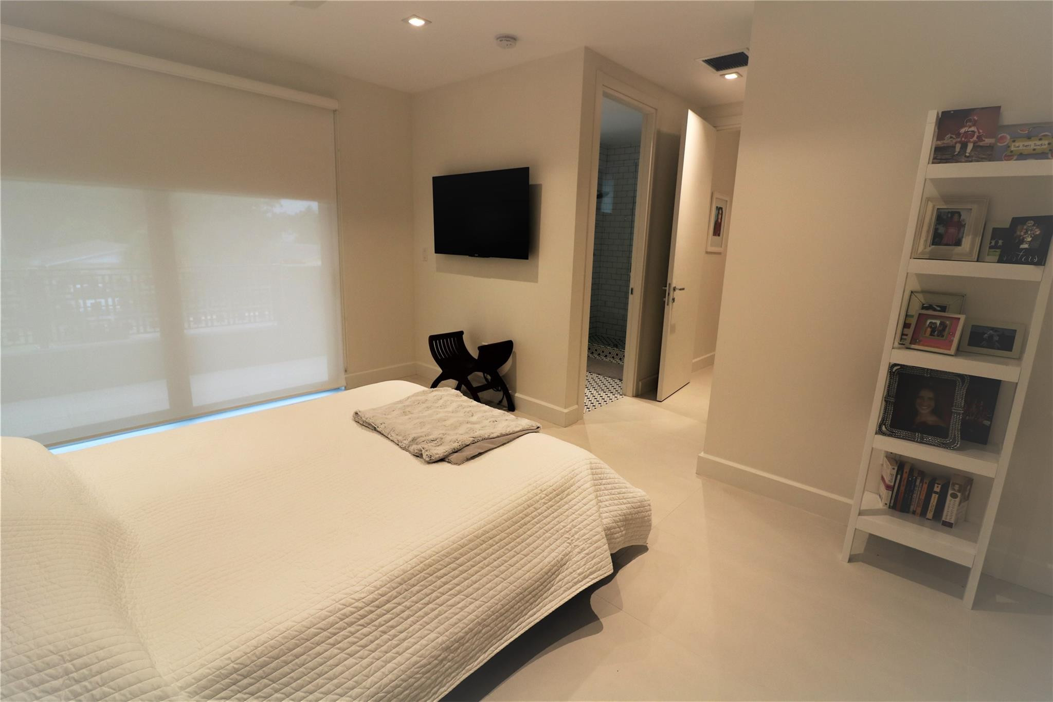 LAUDERDALE - Residential Lease
