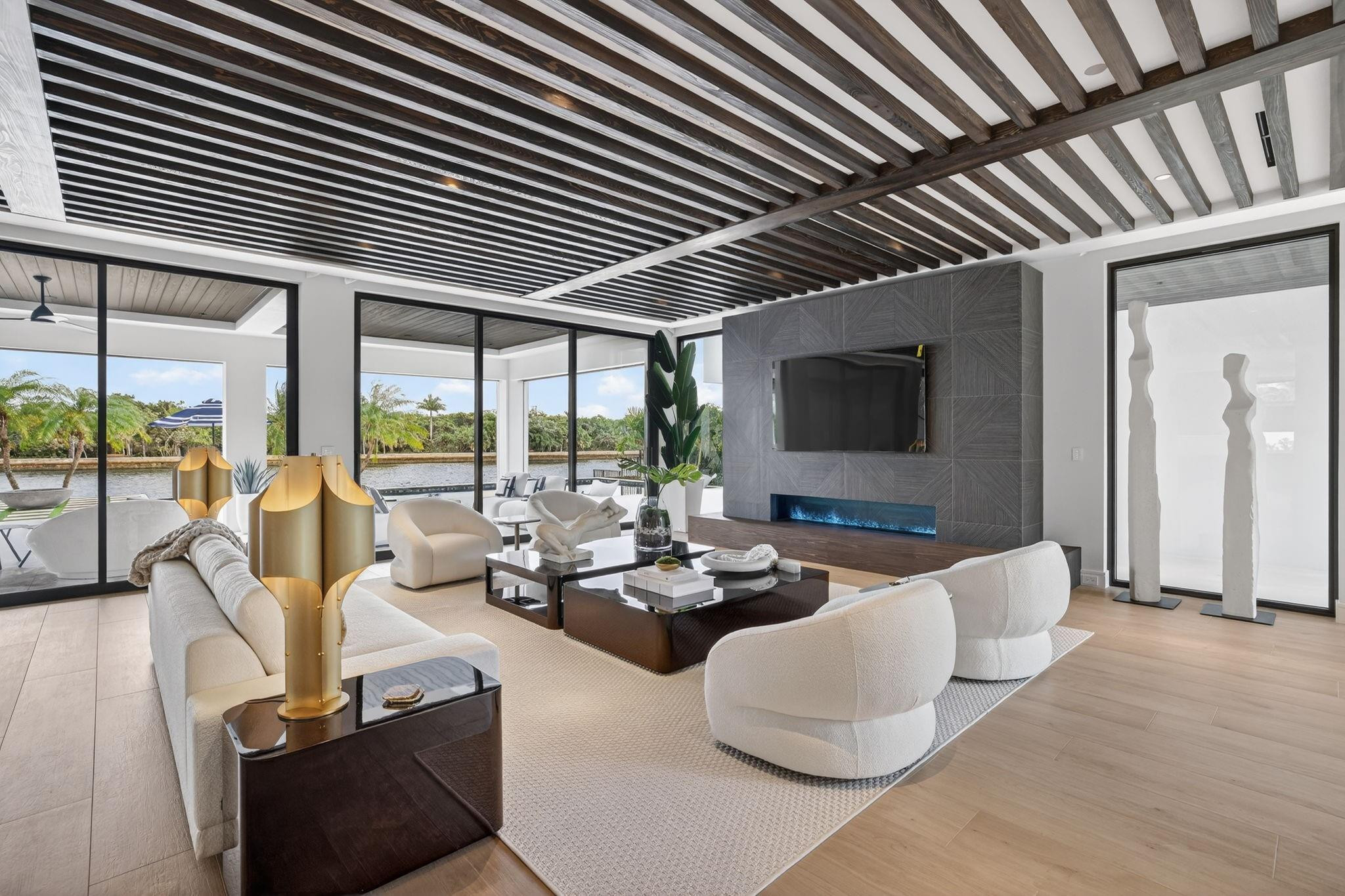Coral Ridge North Add 24- - Residential