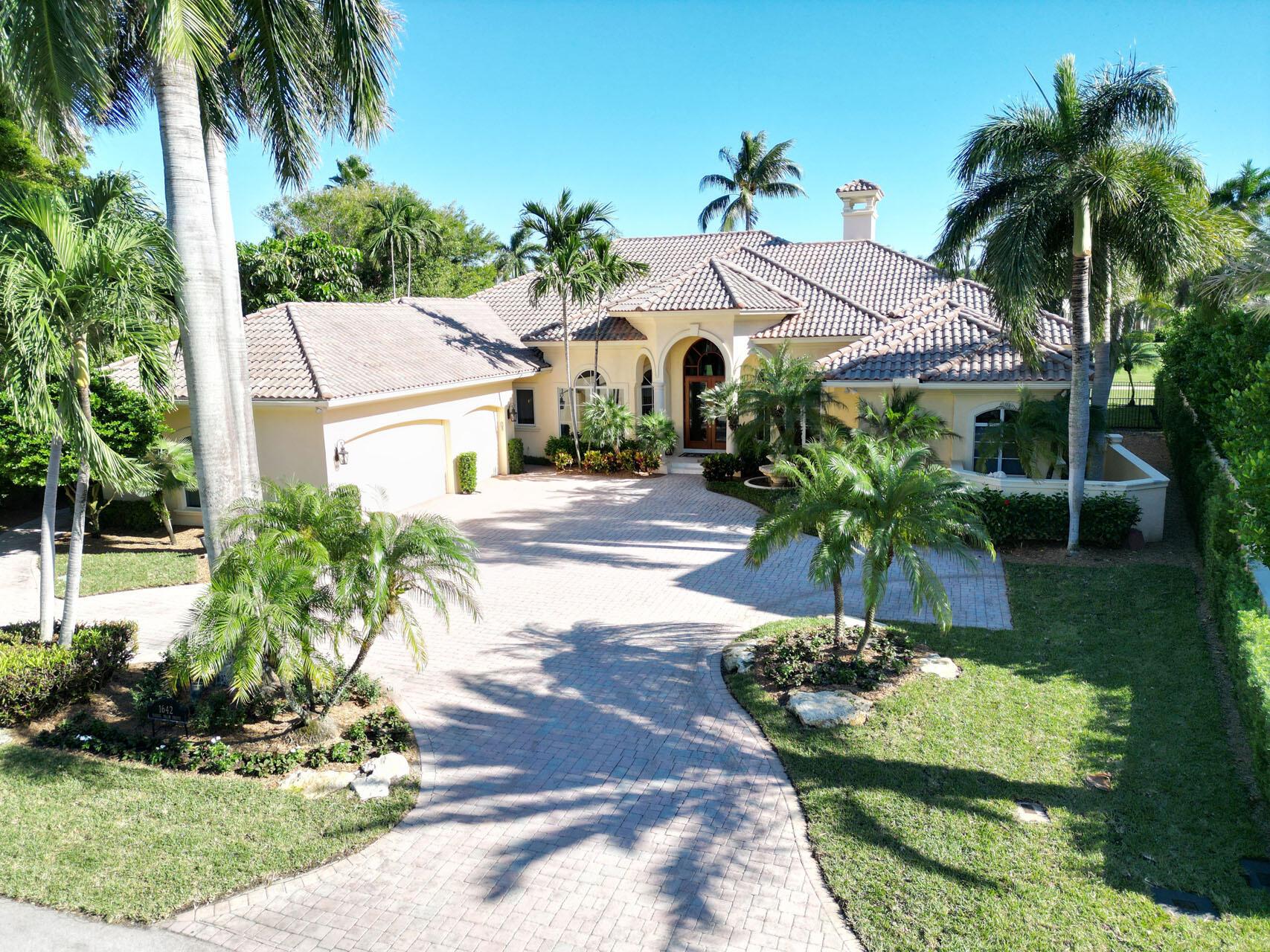 ROYAL PALM YACHT & COUNTRY CLUB - Residential