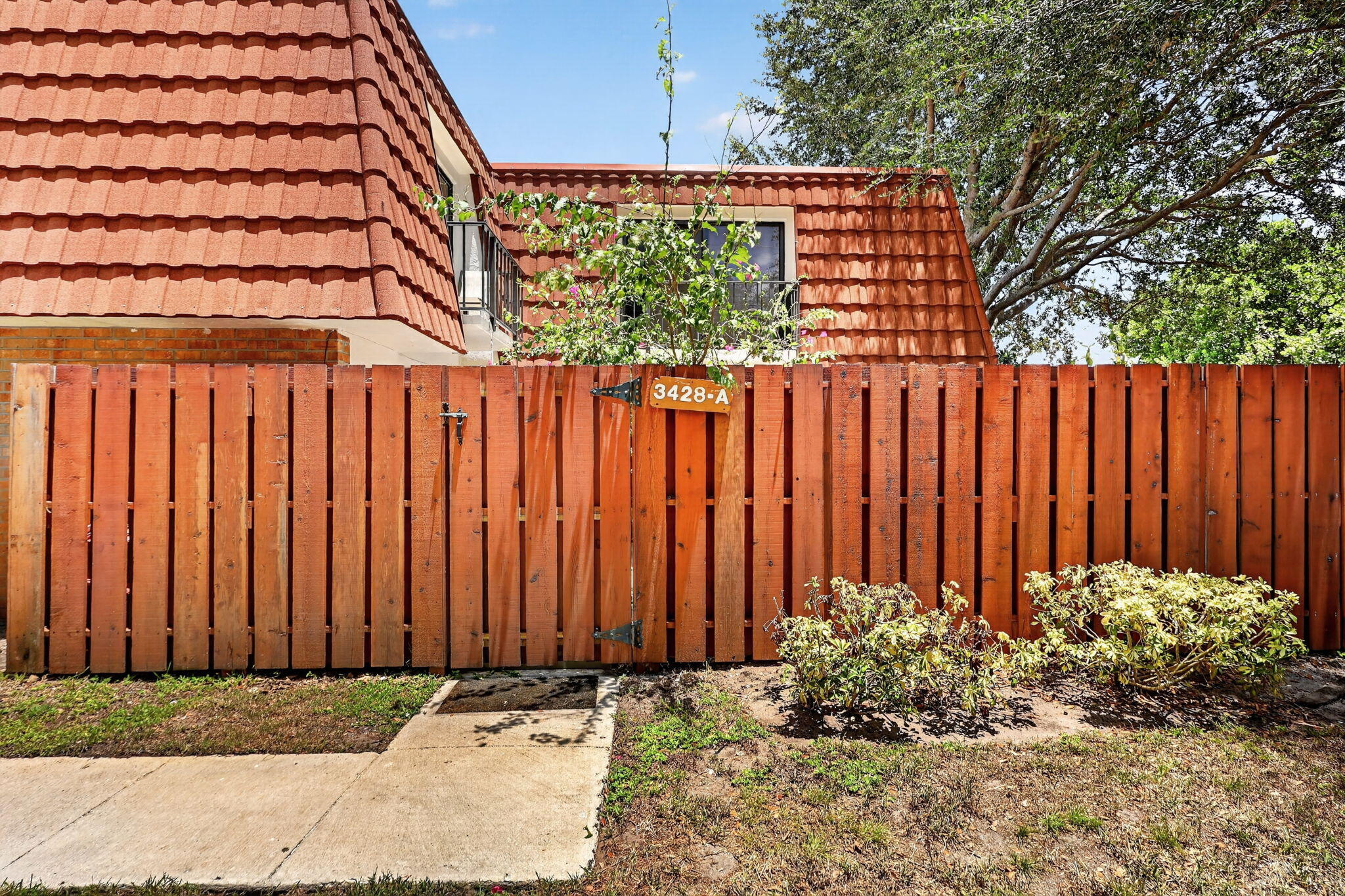 SPANISH WELLS CONDO II - Residential