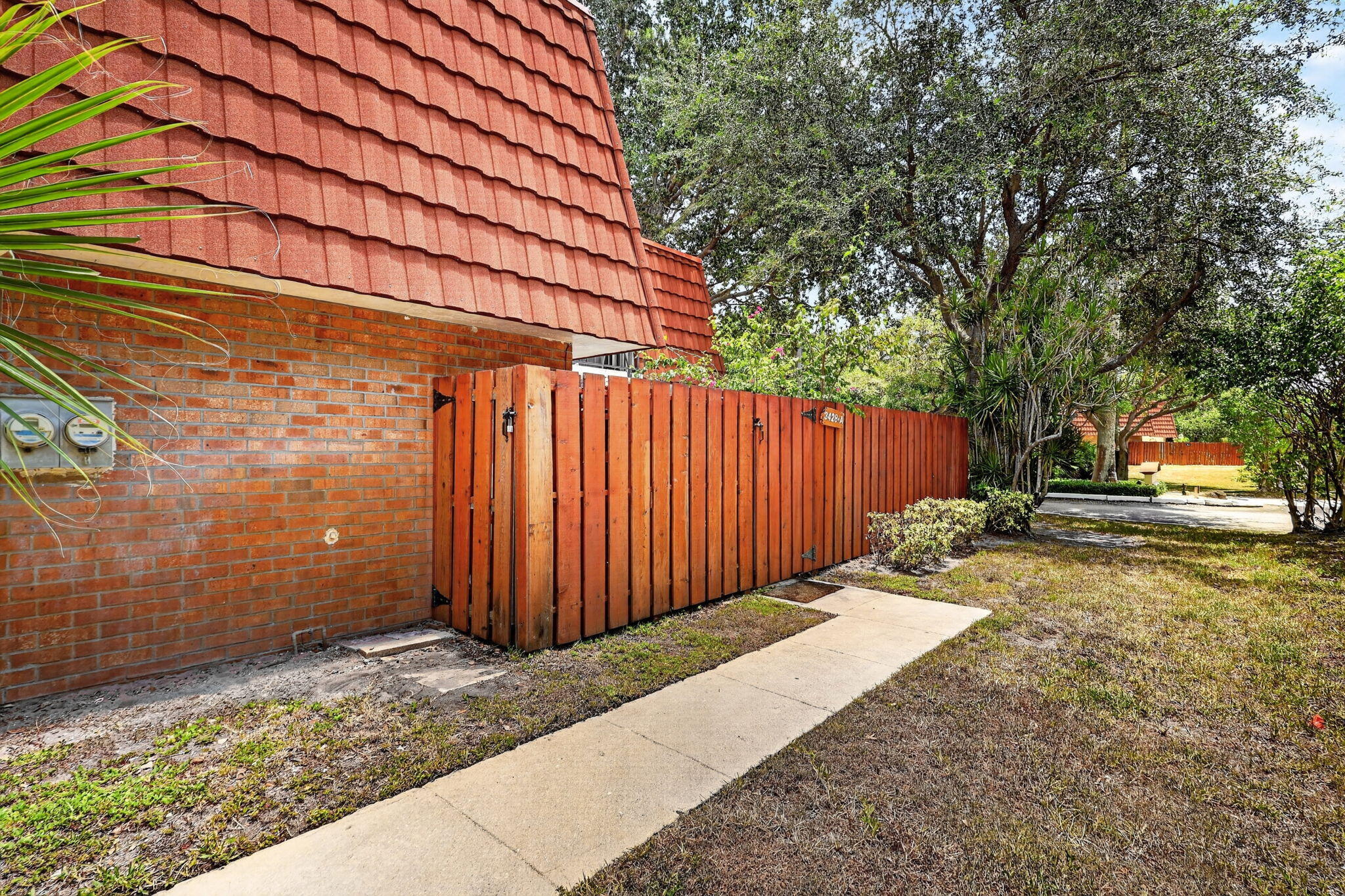 SPANISH WELLS CONDO II - Residential