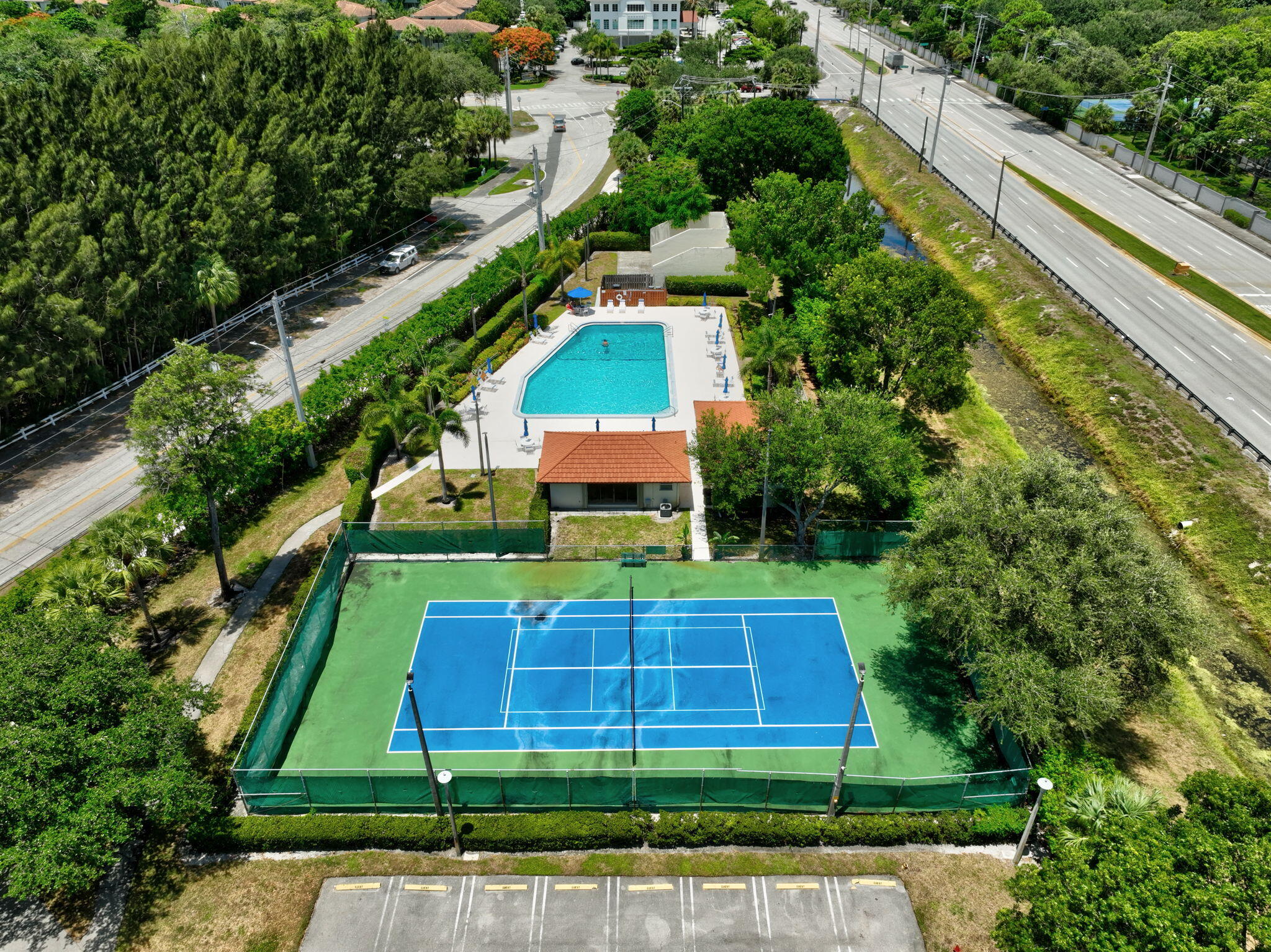 SPANISH WELLS CONDO II - Residential