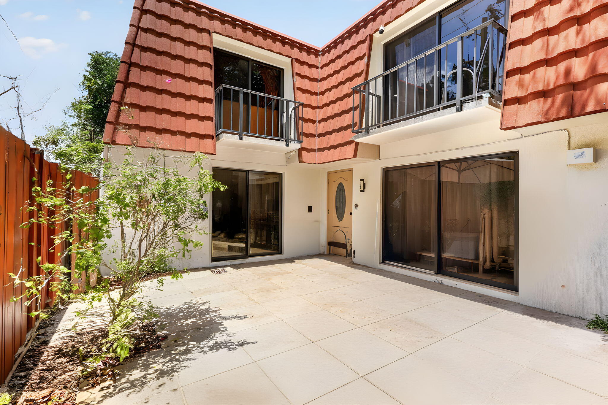 SPANISH WELLS CONDO II - Residential
