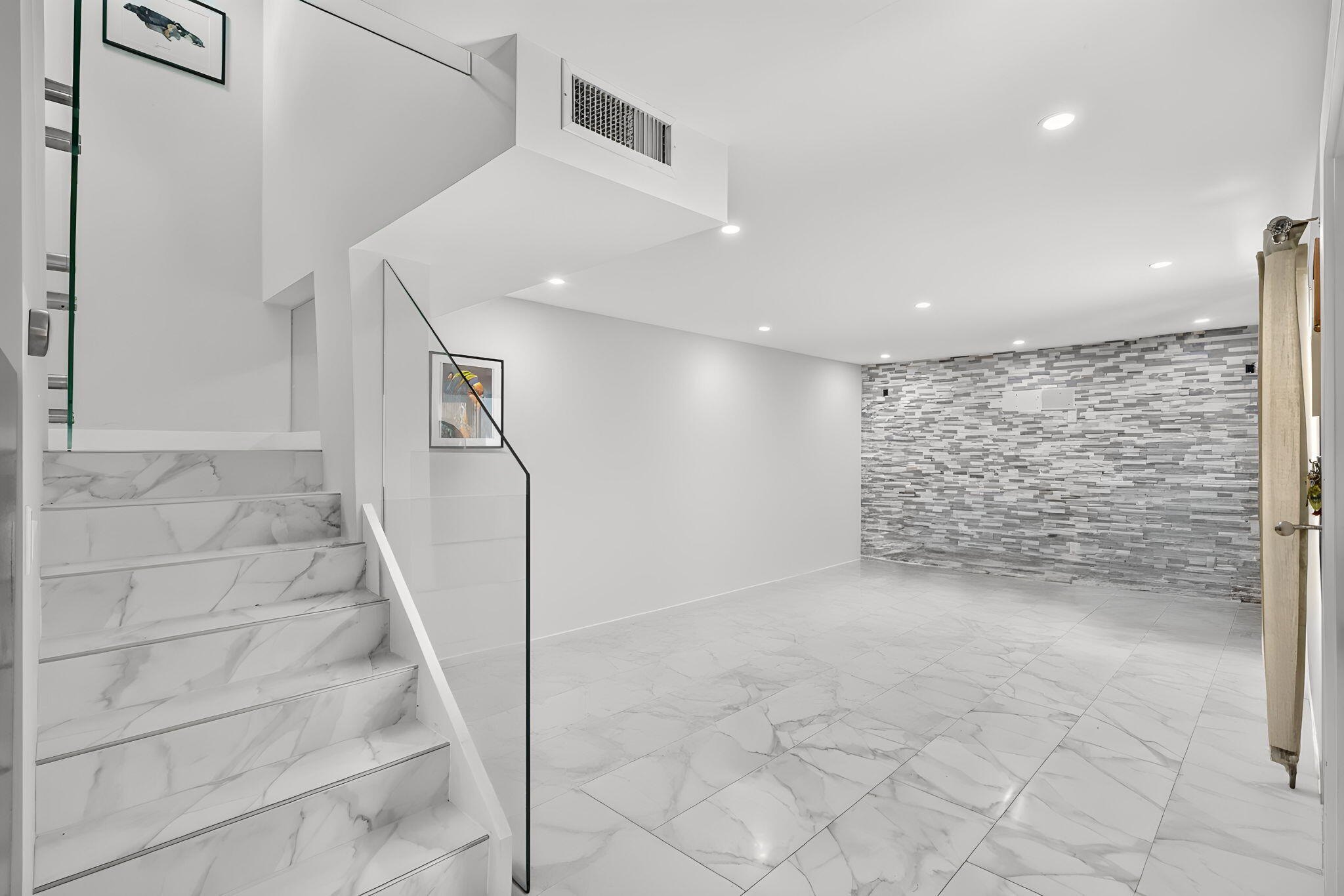SPANISH WELLS CONDO II - Residential