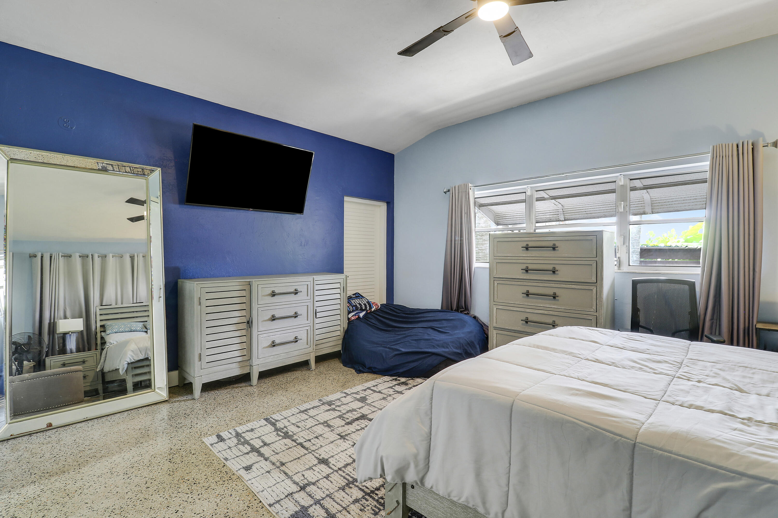 PALM BEACH SHORE ACRES - Residential