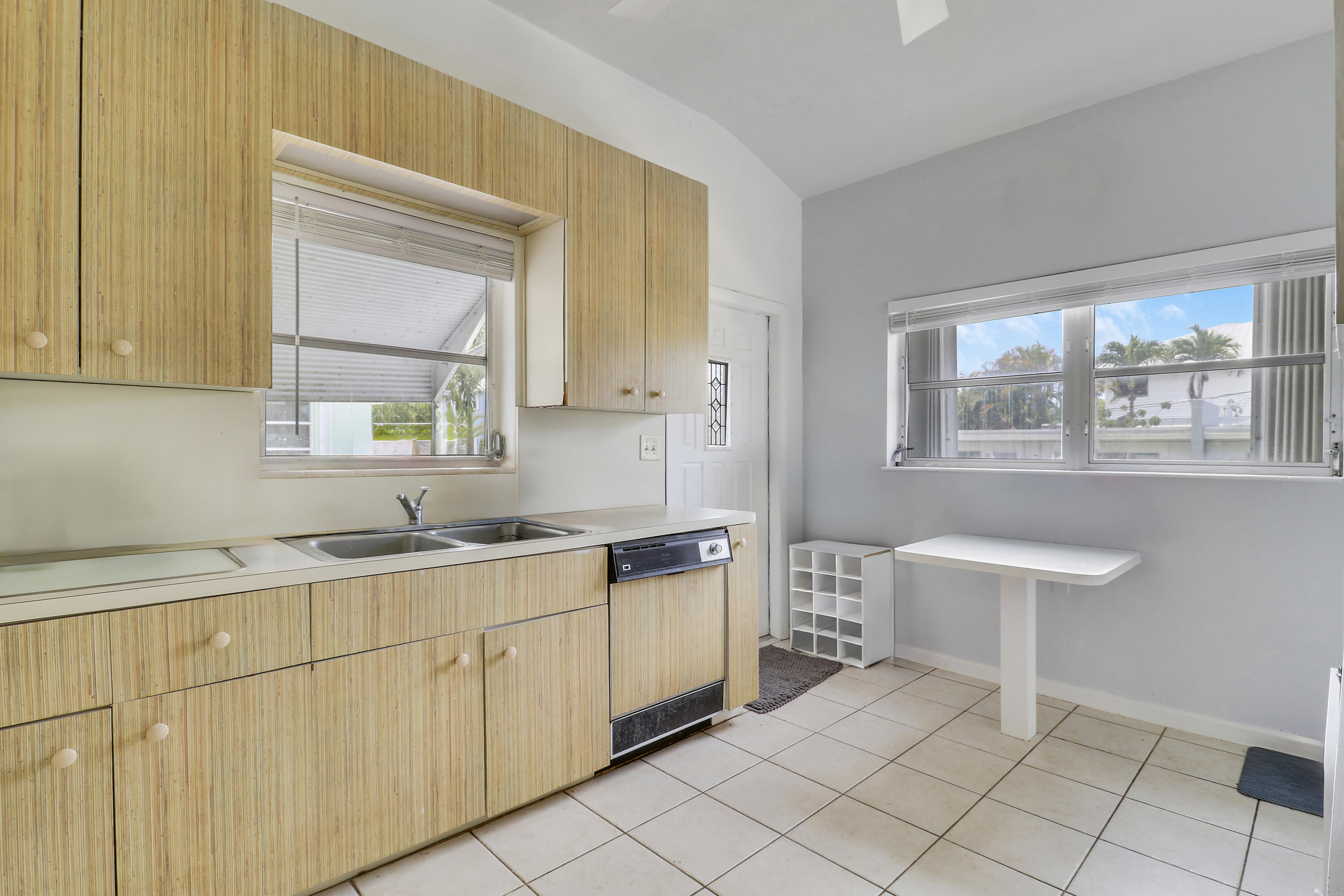 PALM BEACH SHORE ACRES - Residential