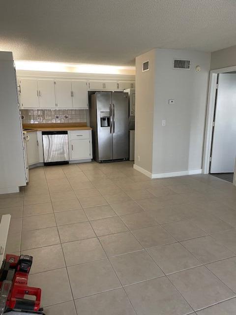 CHARTER CLUB OF PALM BEACH CONDO - Residential Lease