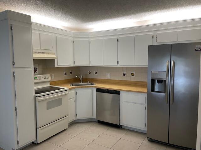 CHARTER CLUB OF PALM BEACH CONDO - Residential Lease