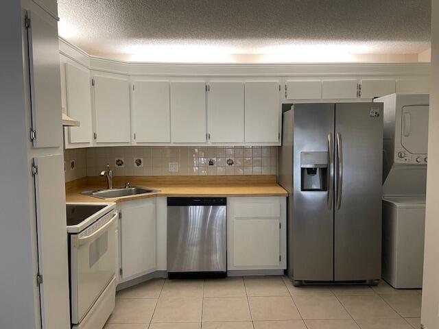 CHARTER CLUB OF PALM BEACH CONDO - Residential Lease