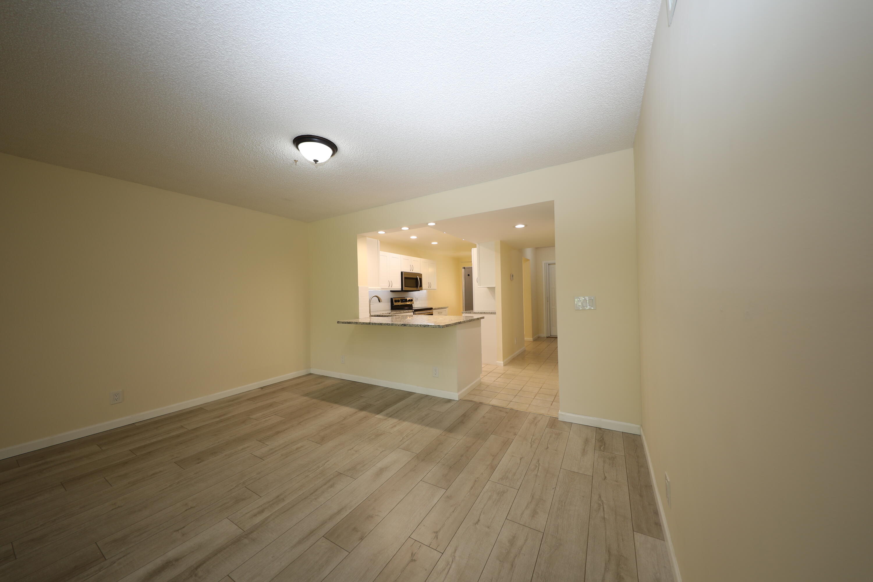 LAKESIDE CONDO 2 OF BANYAN SPRINGS - Residential