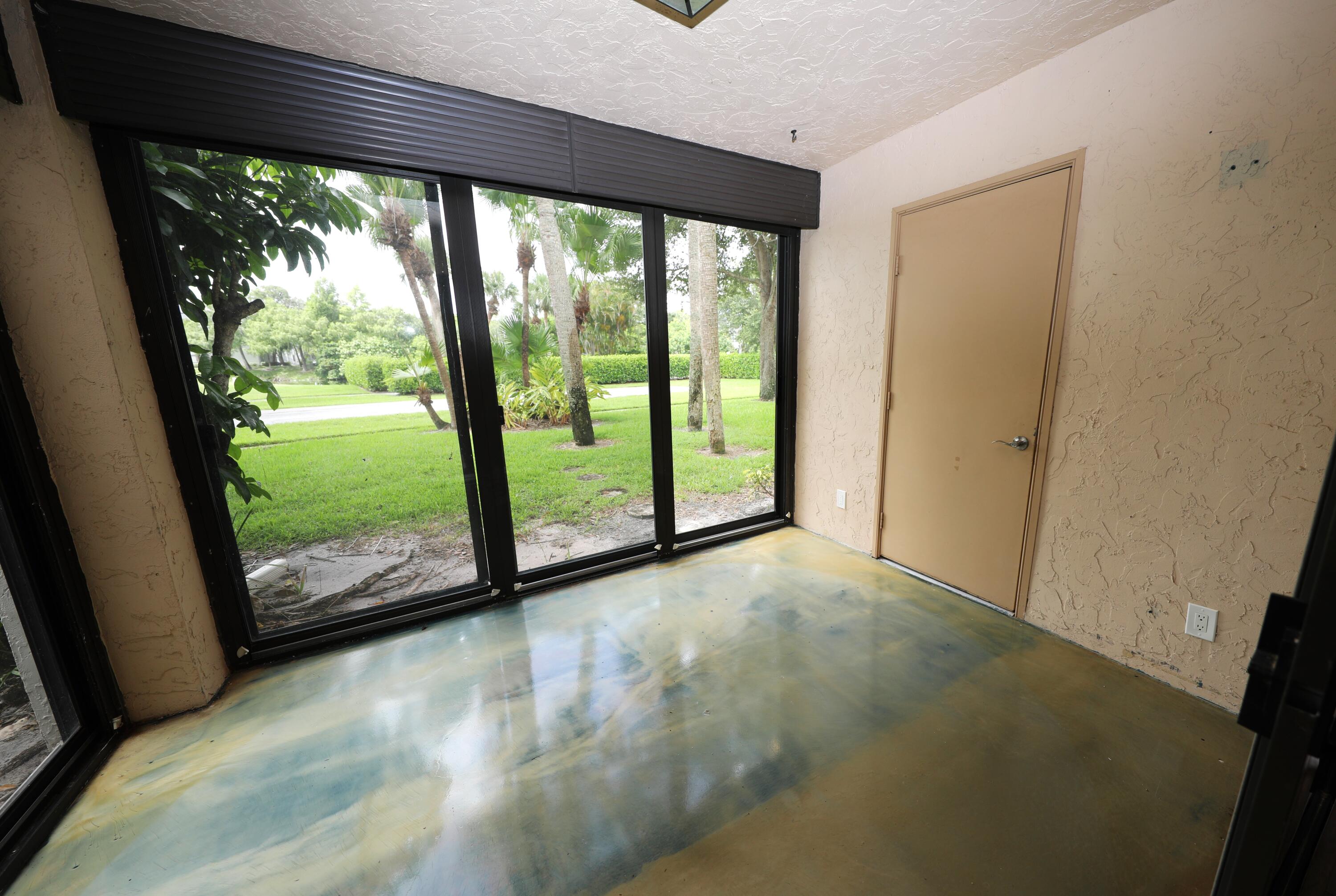 LAKESIDE CONDO 2 OF BANYAN SPRINGS - Residential