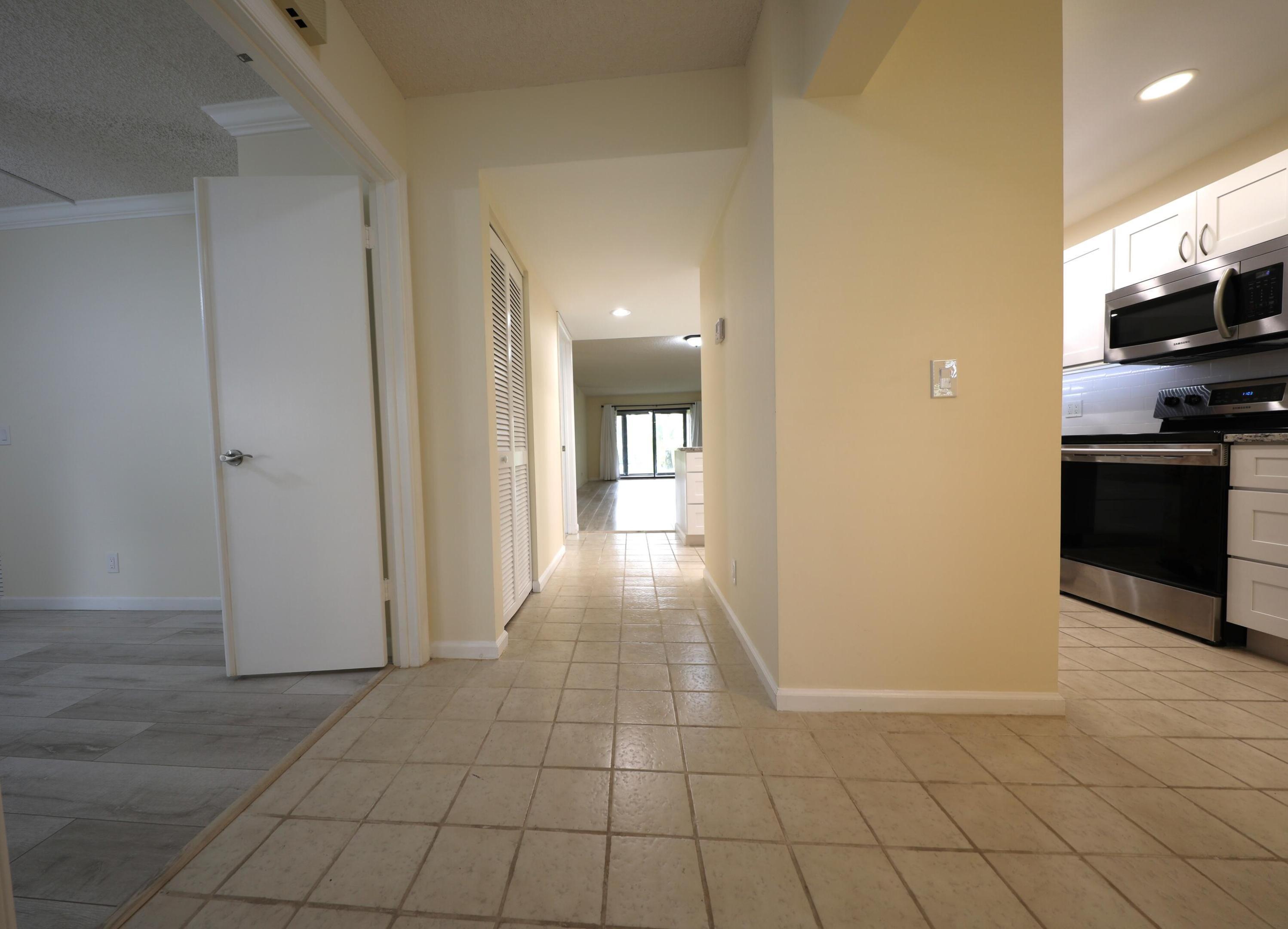 LAKESIDE CONDO 2 OF BANYAN SPRINGS - Residential